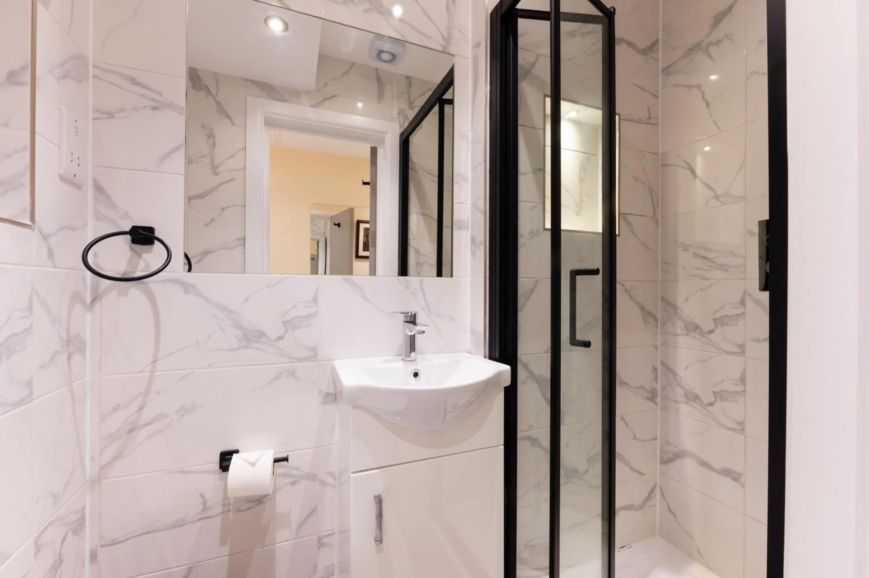 Toilet in Belmont Hotel