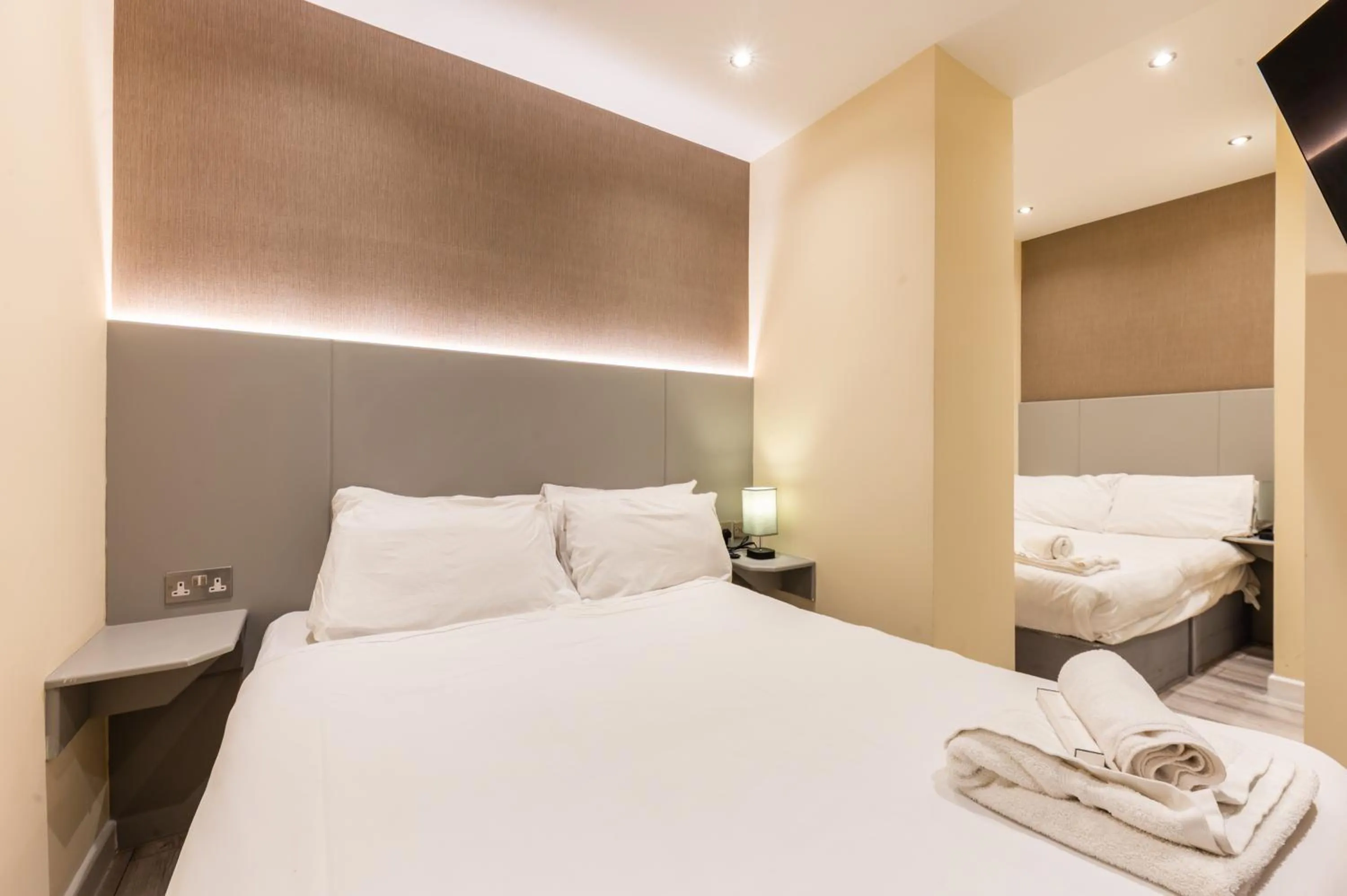 Bed in Belmont Hotel