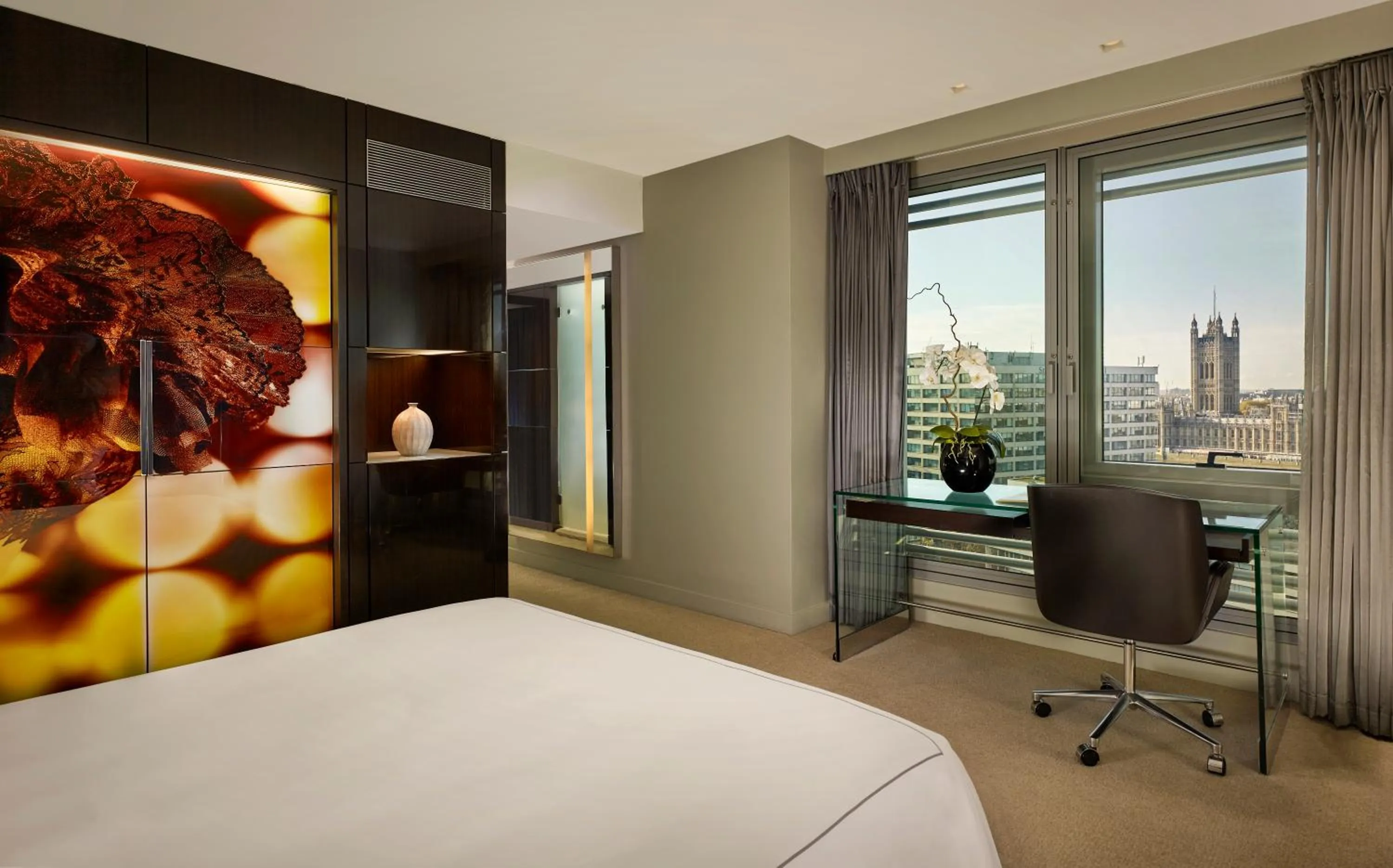 Bedroom, Bed in Park Plaza London Westminster Bridge