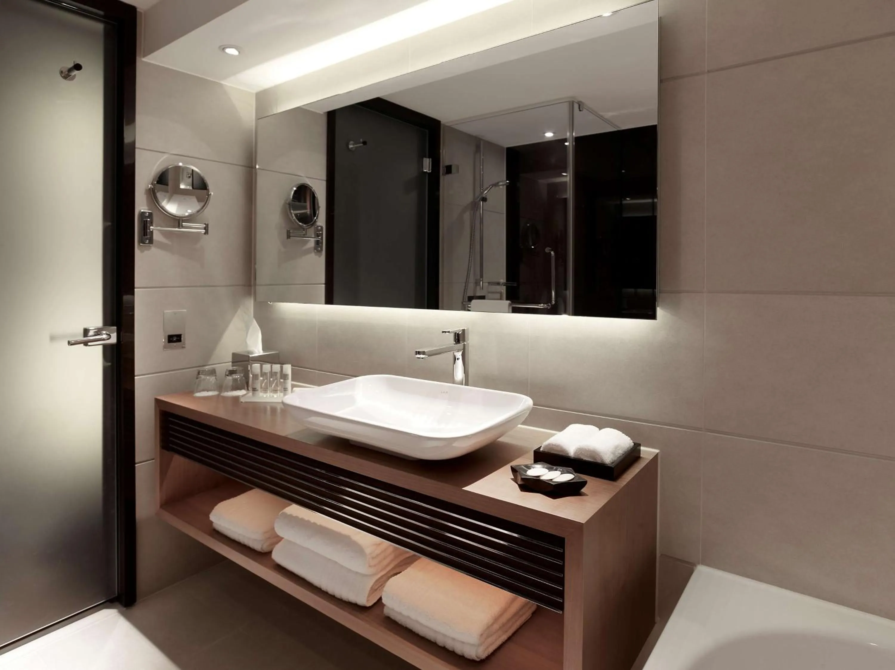 Bedroom in Park Plaza London Westminster Bridge