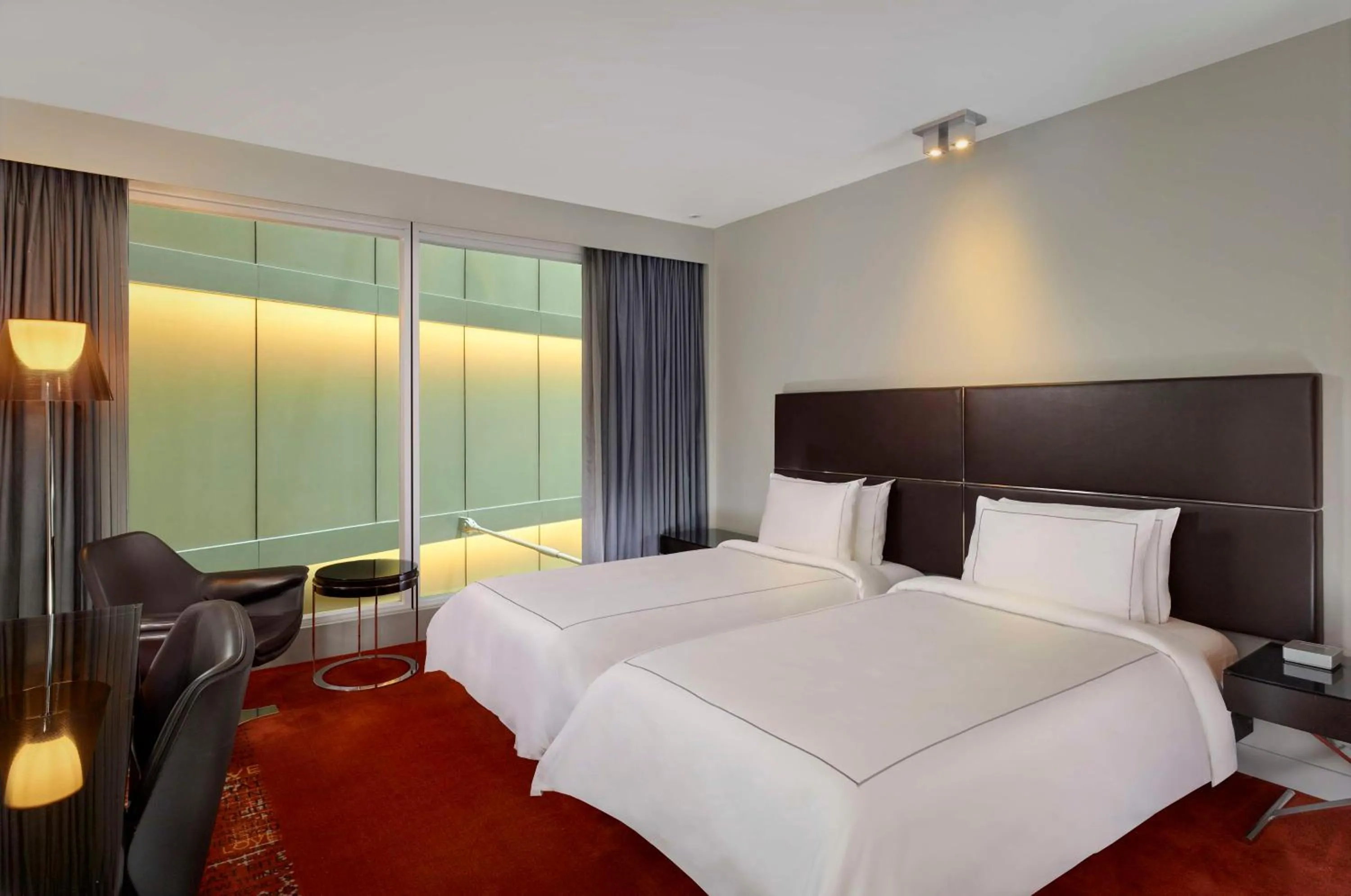 Photo of the whole room, Bed in Park Plaza London Westminster Bridge