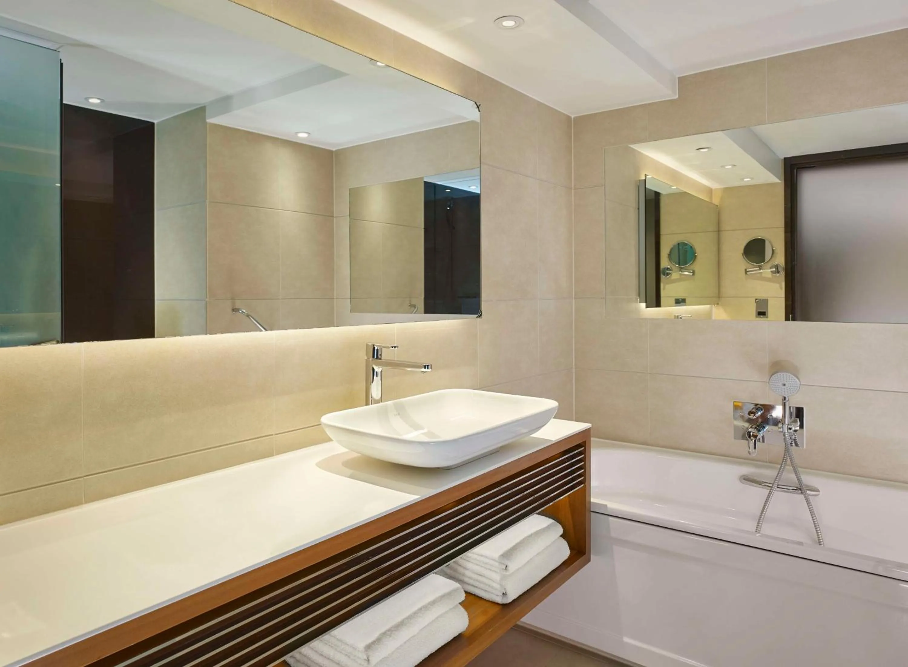 Bathroom in Park Plaza London Westminster Bridge