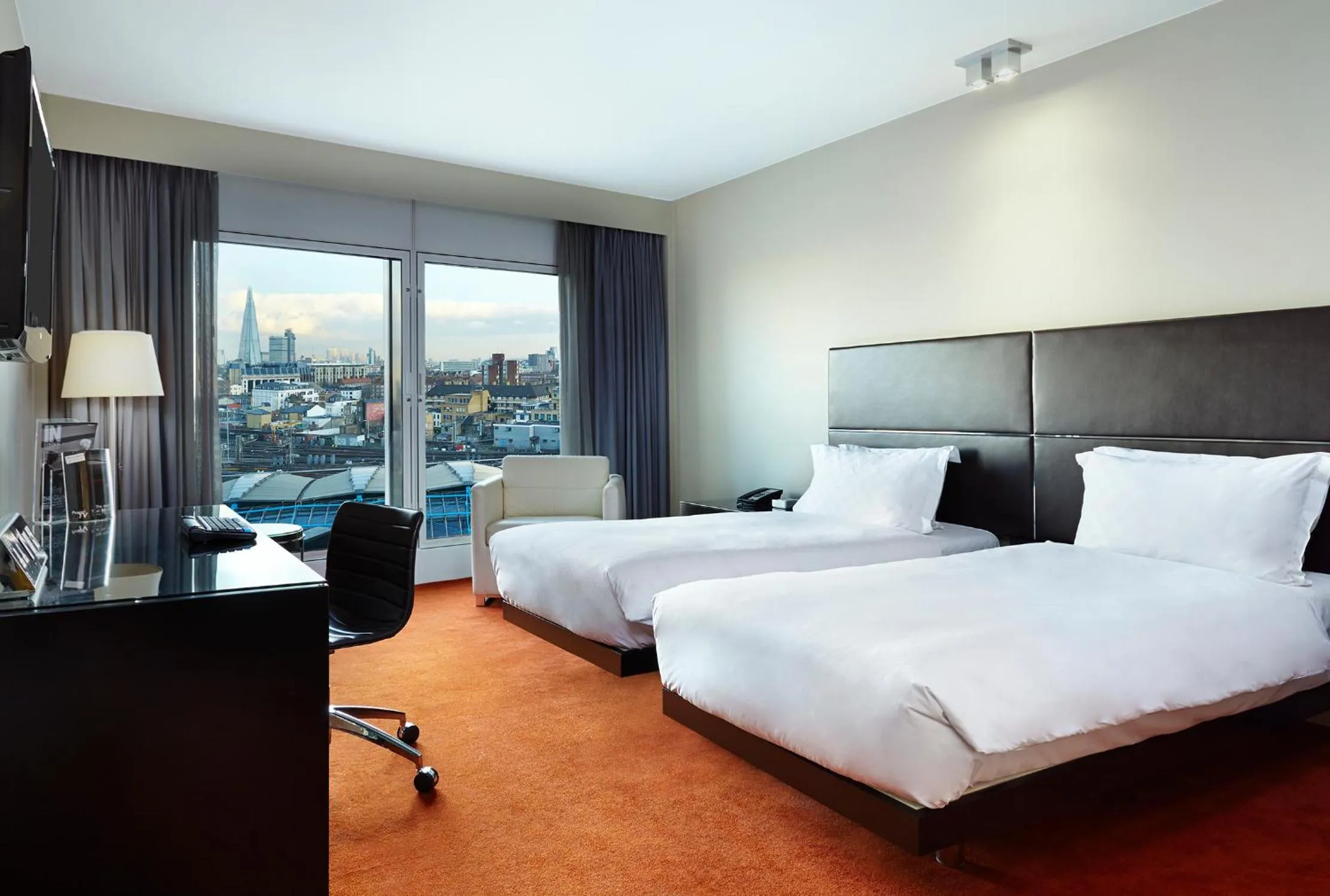 Bedroom, Bed in Park Plaza London Westminster Bridge