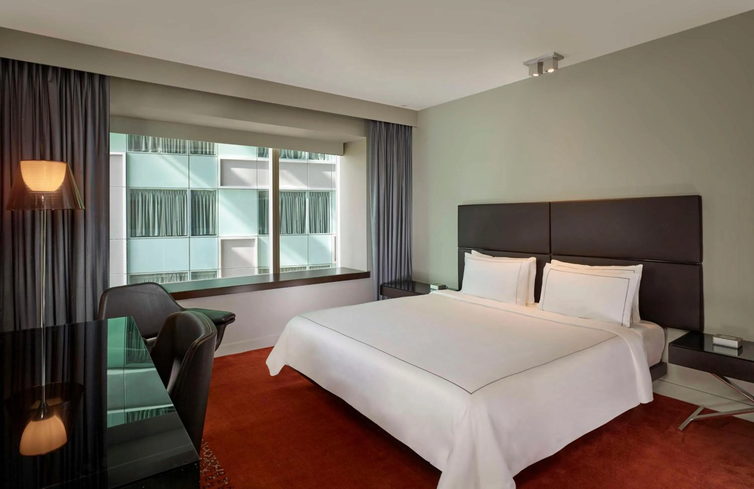 Photo of the whole room, Bed in Park Plaza London Westminster Bridge