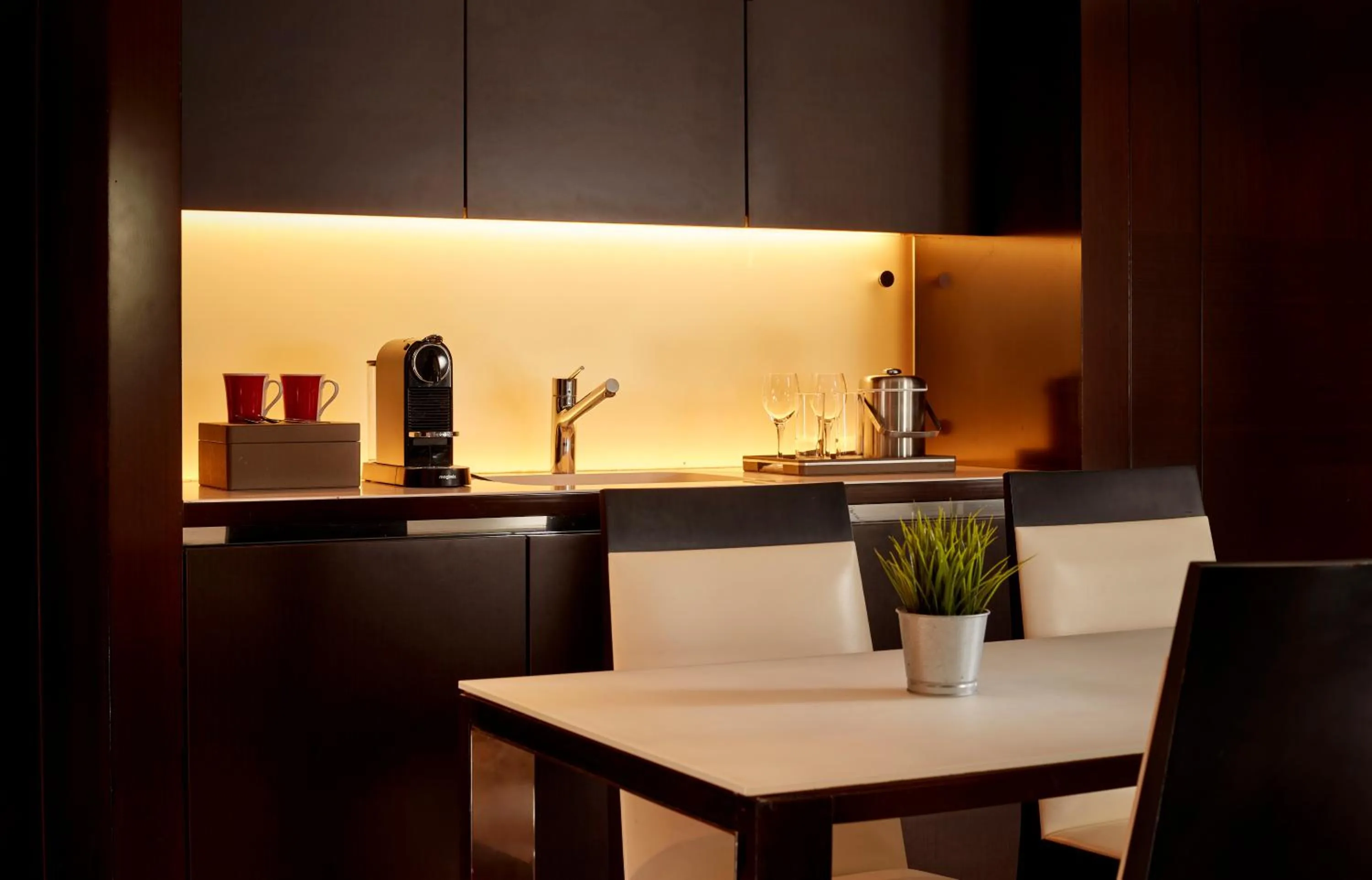 Dining area in Park Plaza London Westminster Bridge