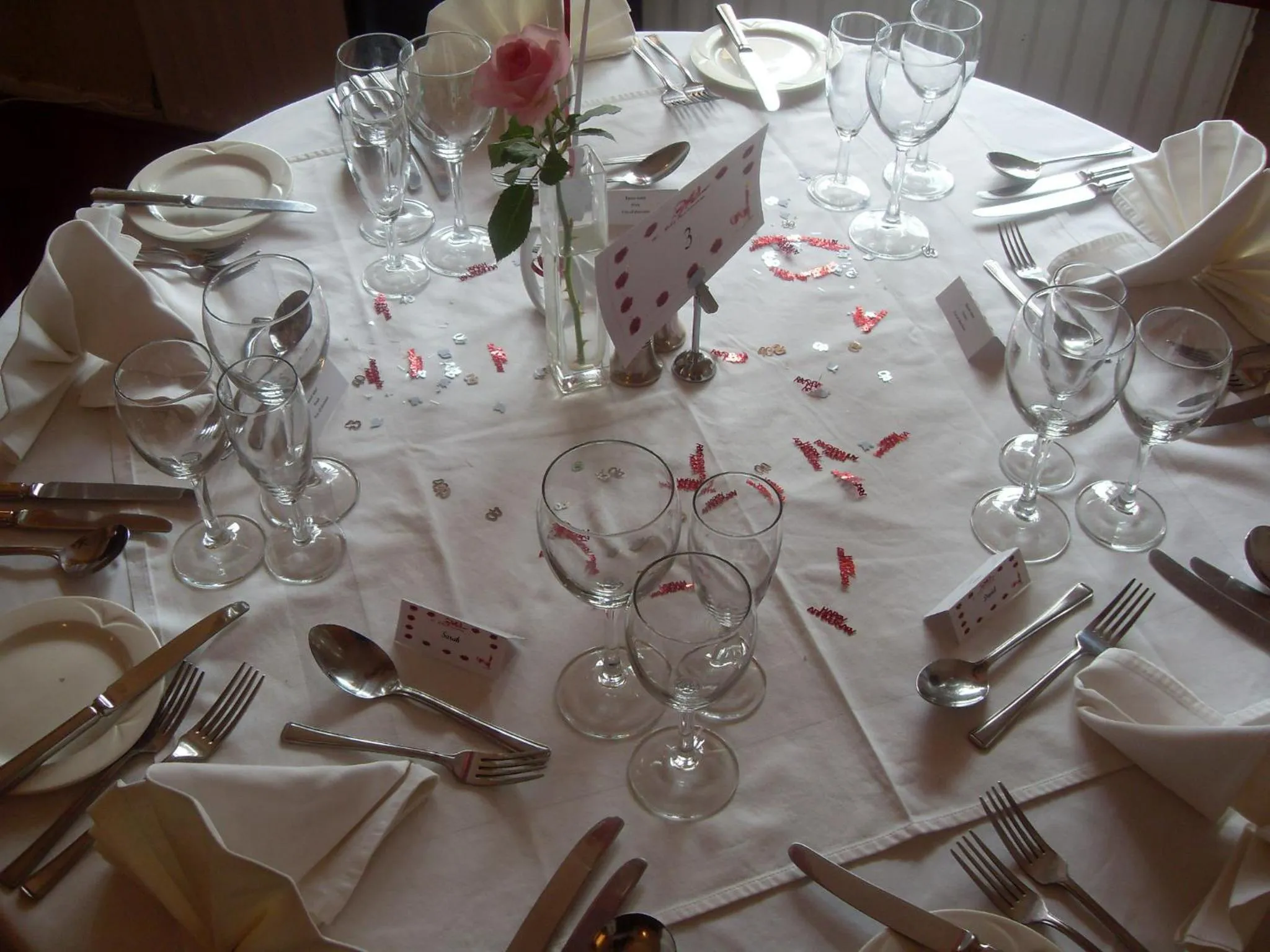 Restaurant/places to eat in Haigs Hotel