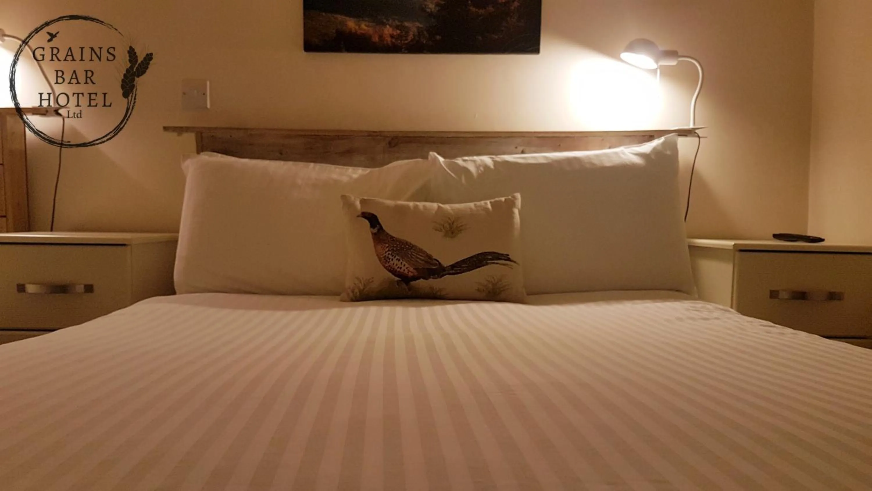 Double Room En-Suite in Grains Bar Hotel