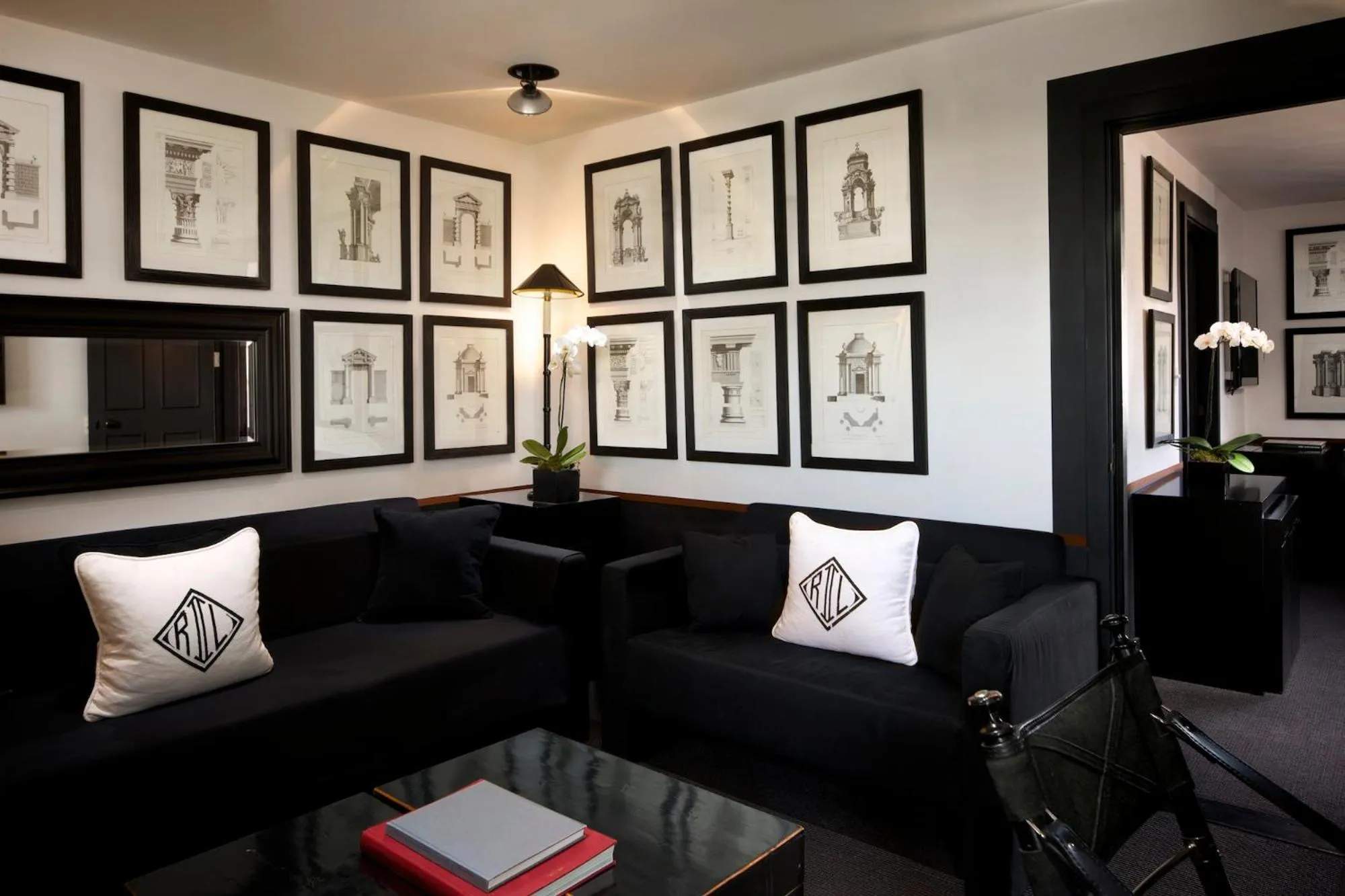 Living room, Seating Area in Blakes Hotel