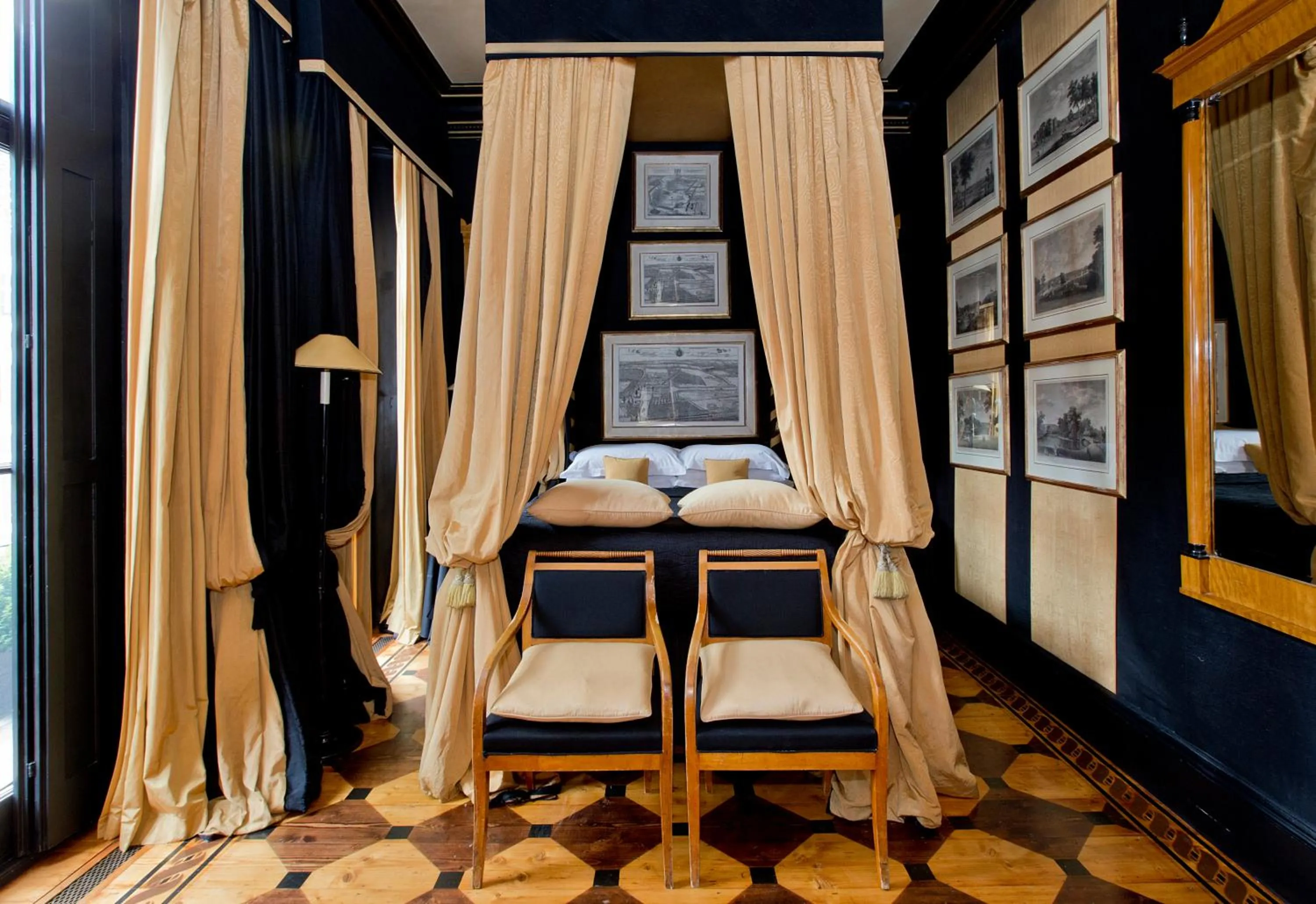 Bedroom in Blakes Hotel