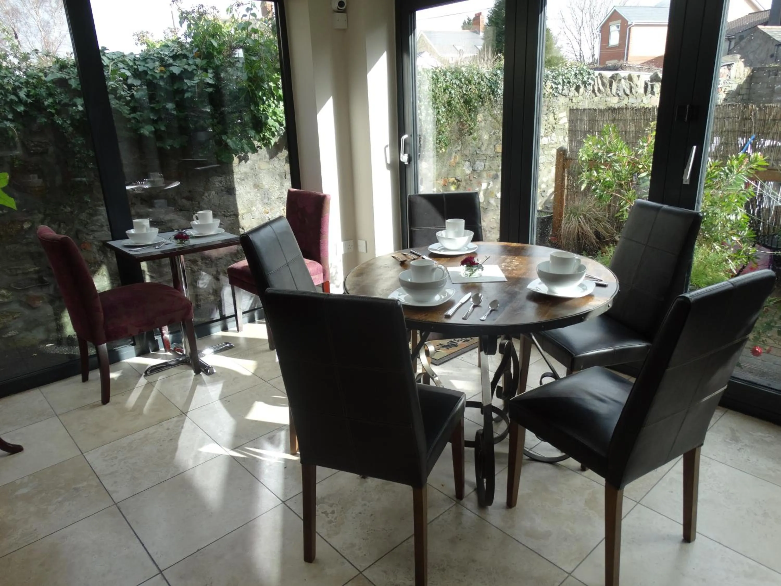 Communal lounge/ TV room in Number One Hundred Bed And Breakfast