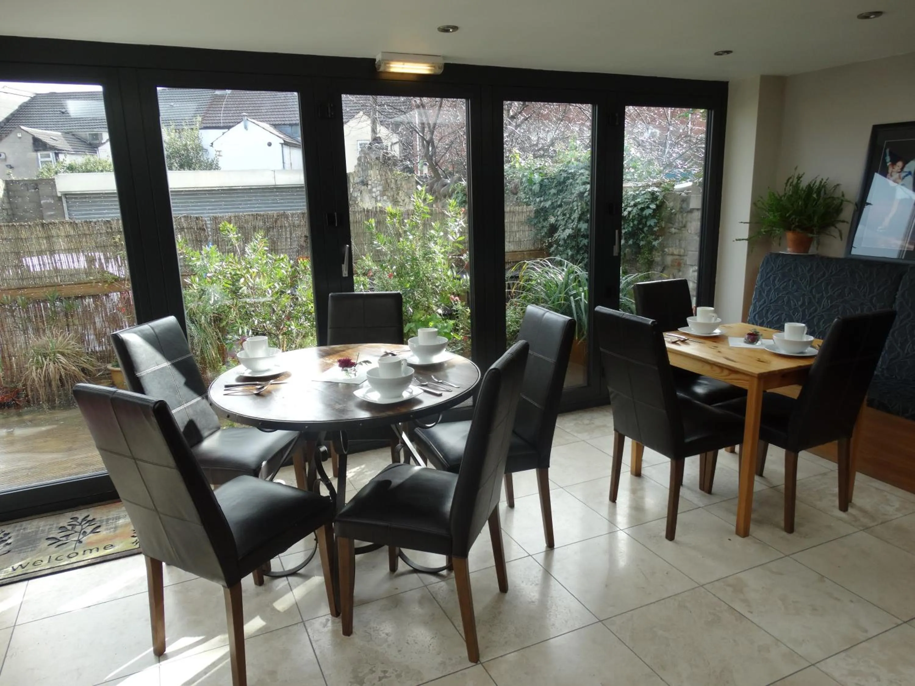 Communal lounge/ TV room in Number One Hundred Bed And Breakfast