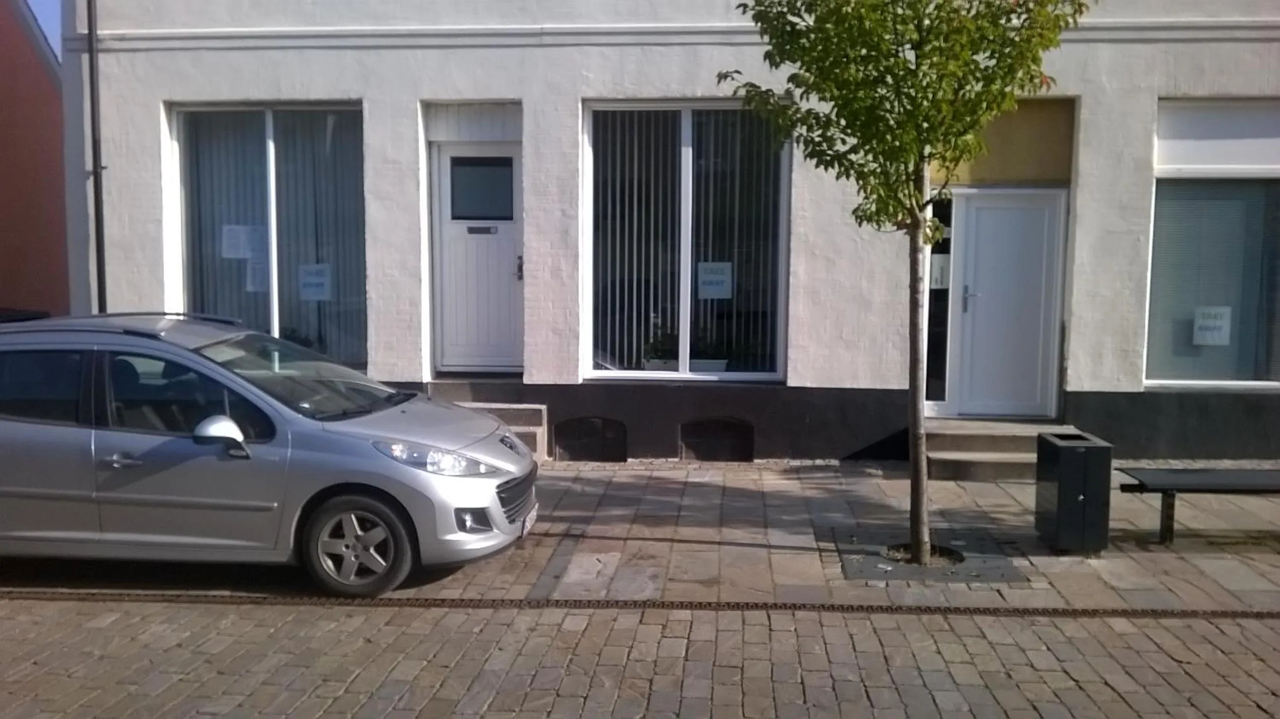 Facade/entrance in Pasescia Bed and Breakfast.