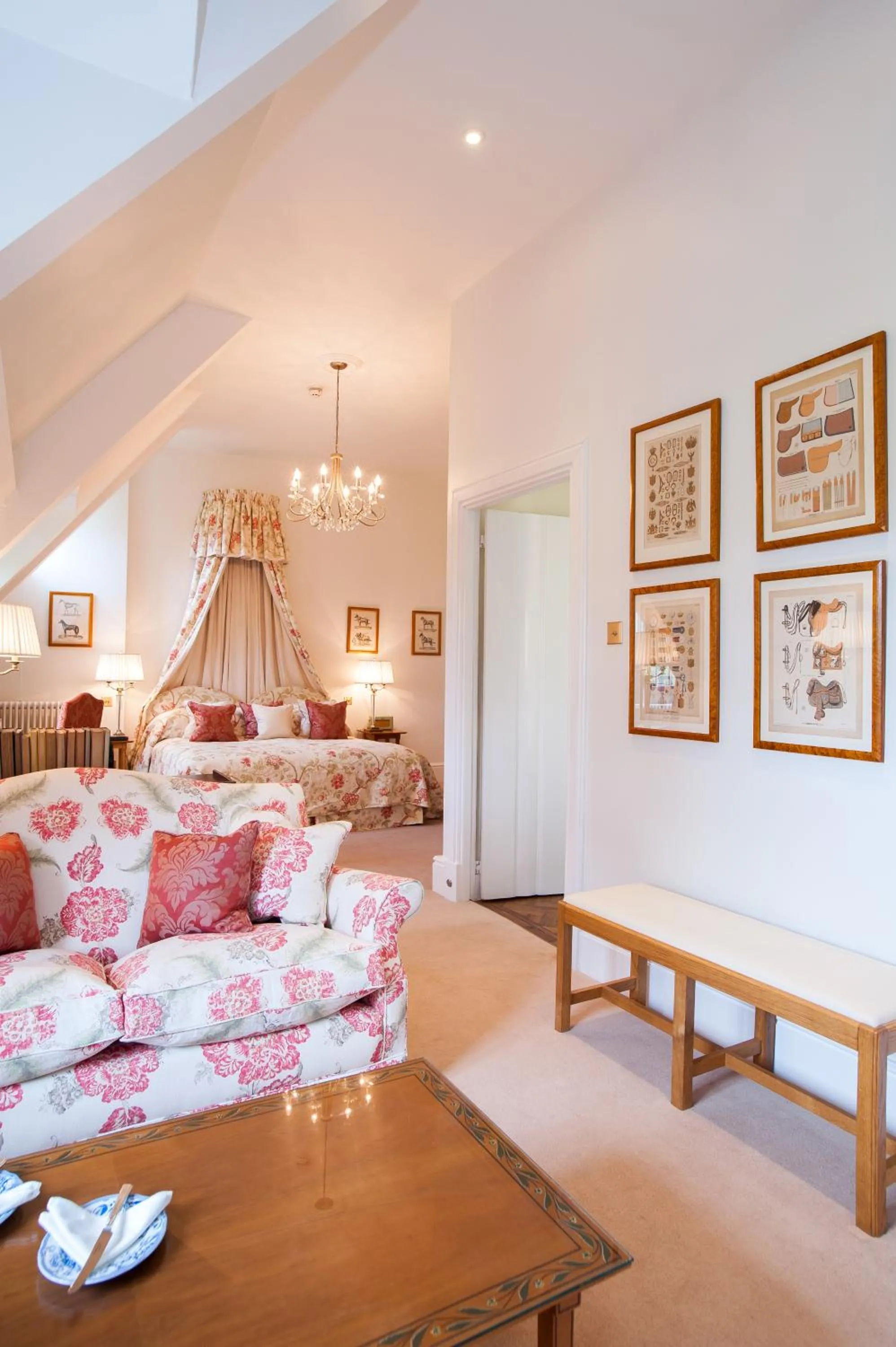 Photo of the whole room, Bed in Llangoed Hall