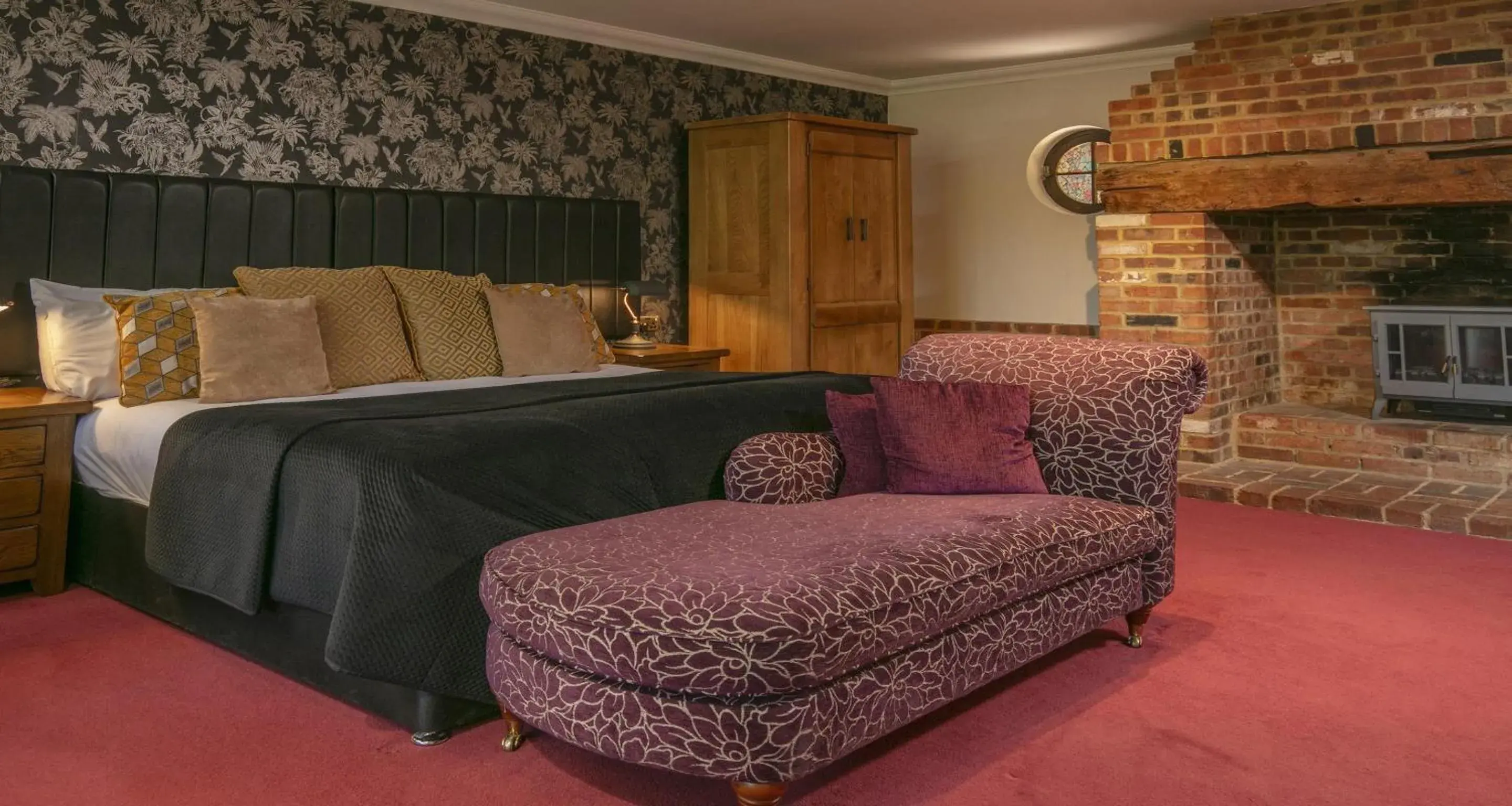 Deluxe Suite in The Judds Folly Hotel, Sure Hotel Collection by Best Western Deluxe Suite in The Judds Folly Hotel, Sure Hotel Collection by Best Western