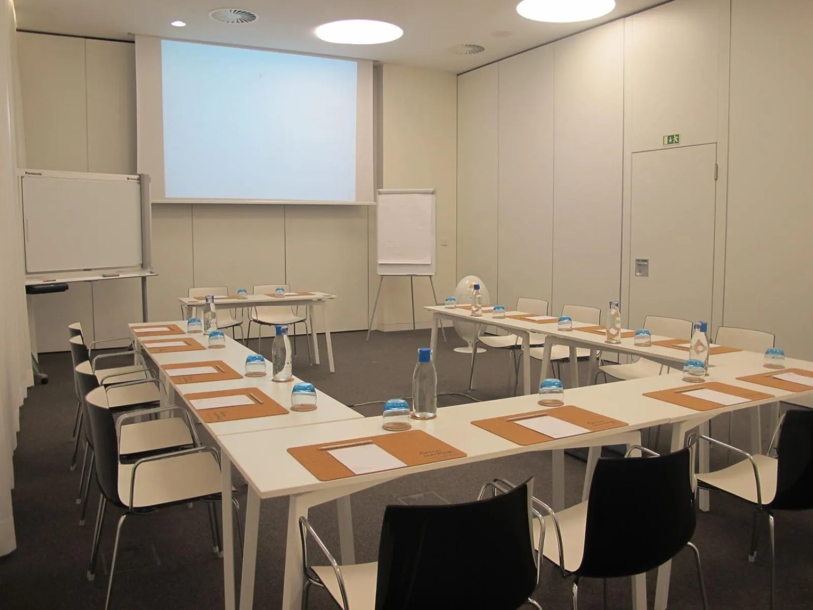 Meeting/conference room in Inspira Liberdade Boutique Hotel