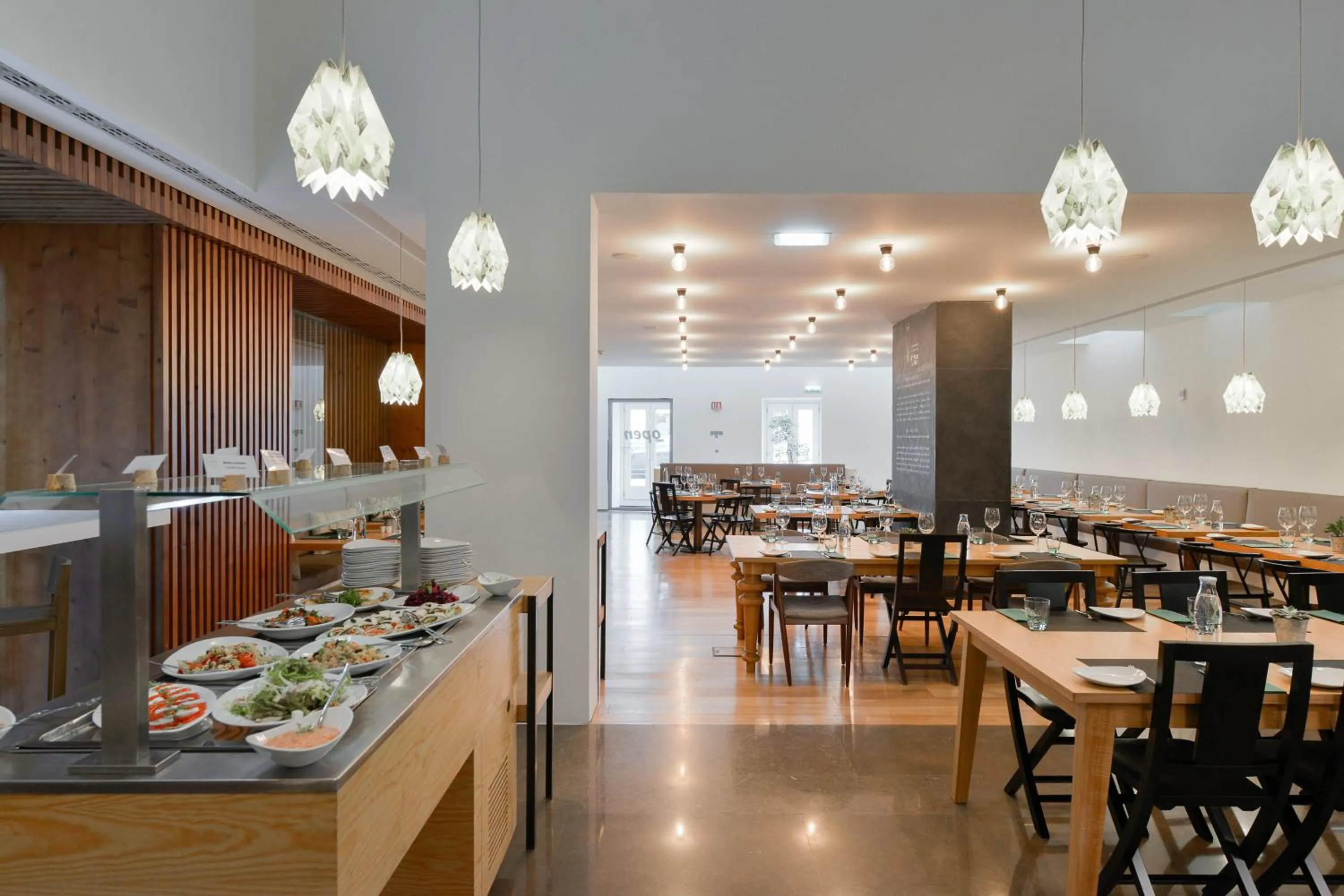 Restaurant/places to eat in Inspira Liberdade Boutique Hotel
