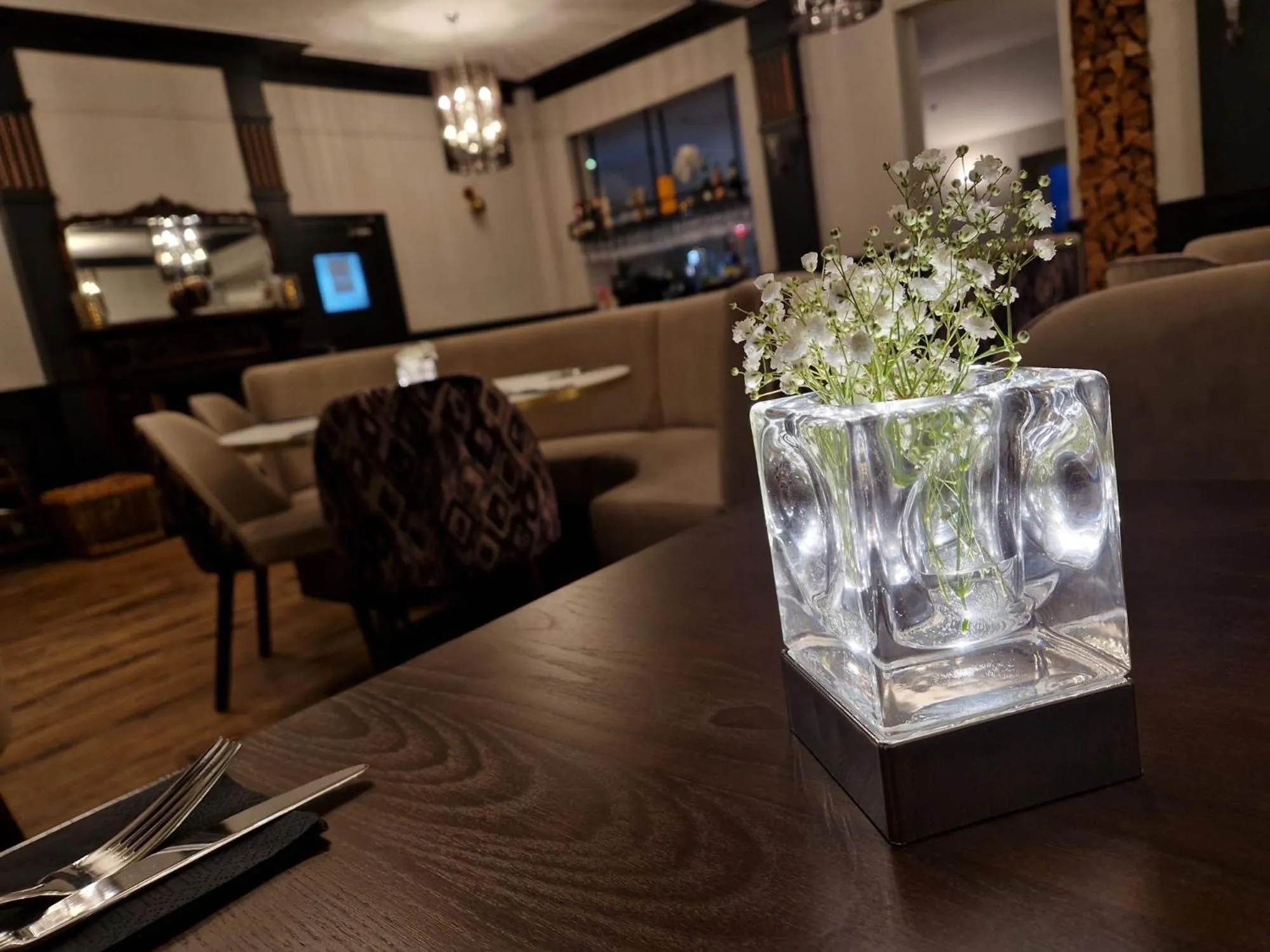 Restaurant/places to eat in The Lilly Restaurant With Rooms