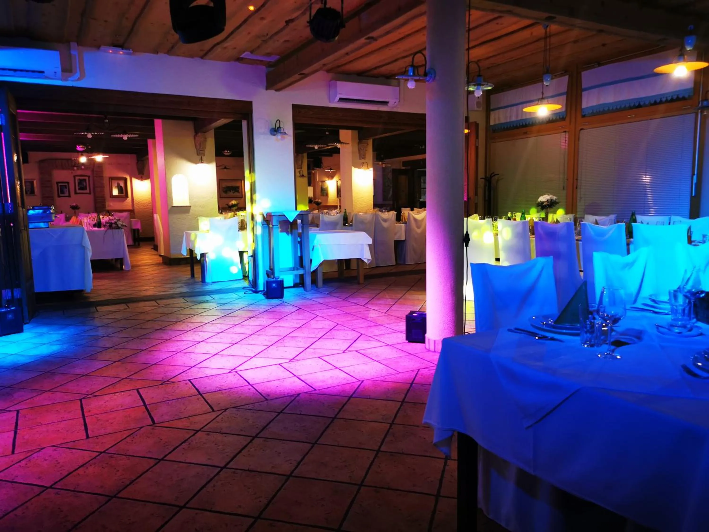 Restaurant/places to eat in Hotel Kovac