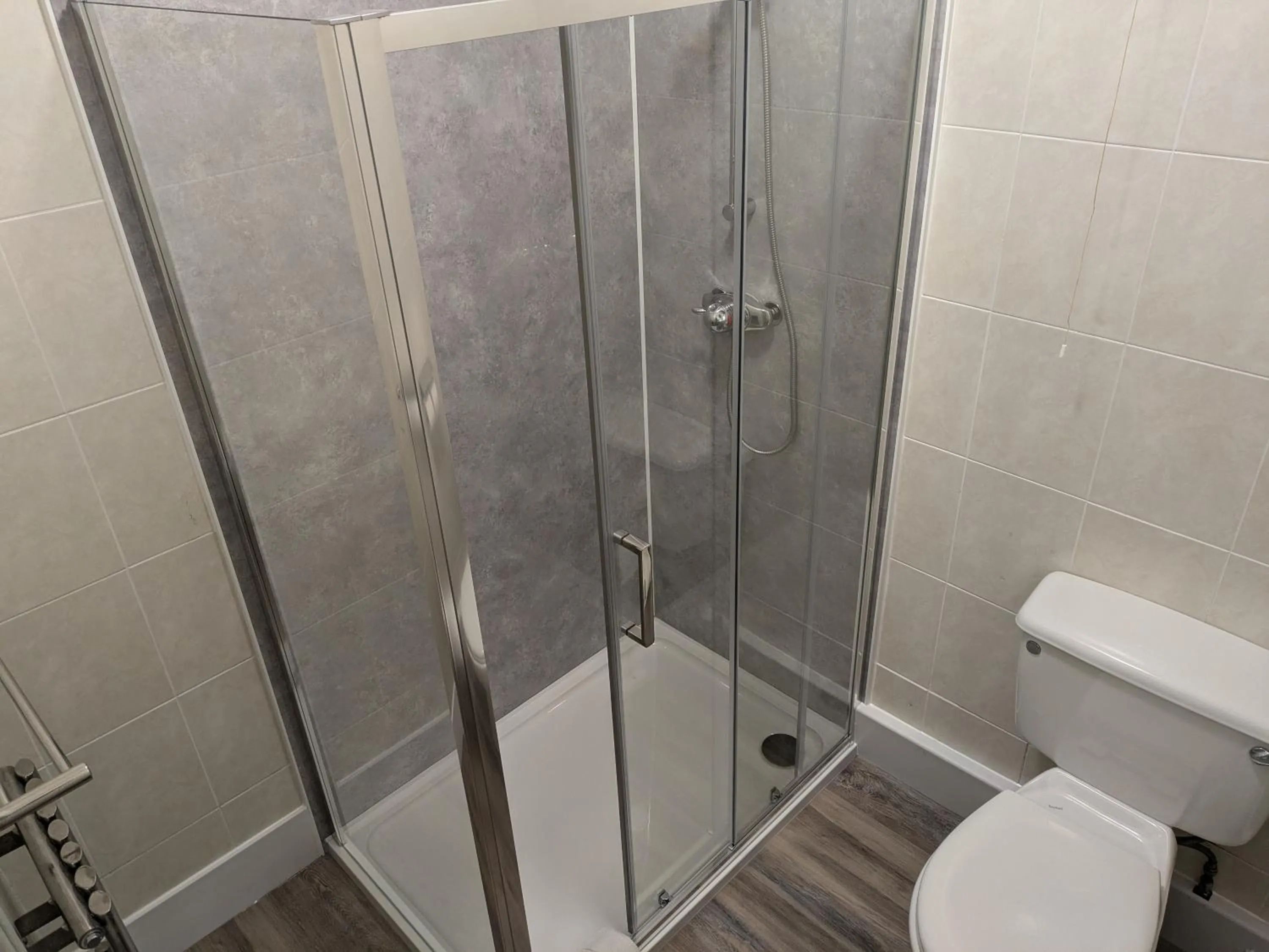 Llangollen Hostel Self-catering - Only Private Guest Bedrooms