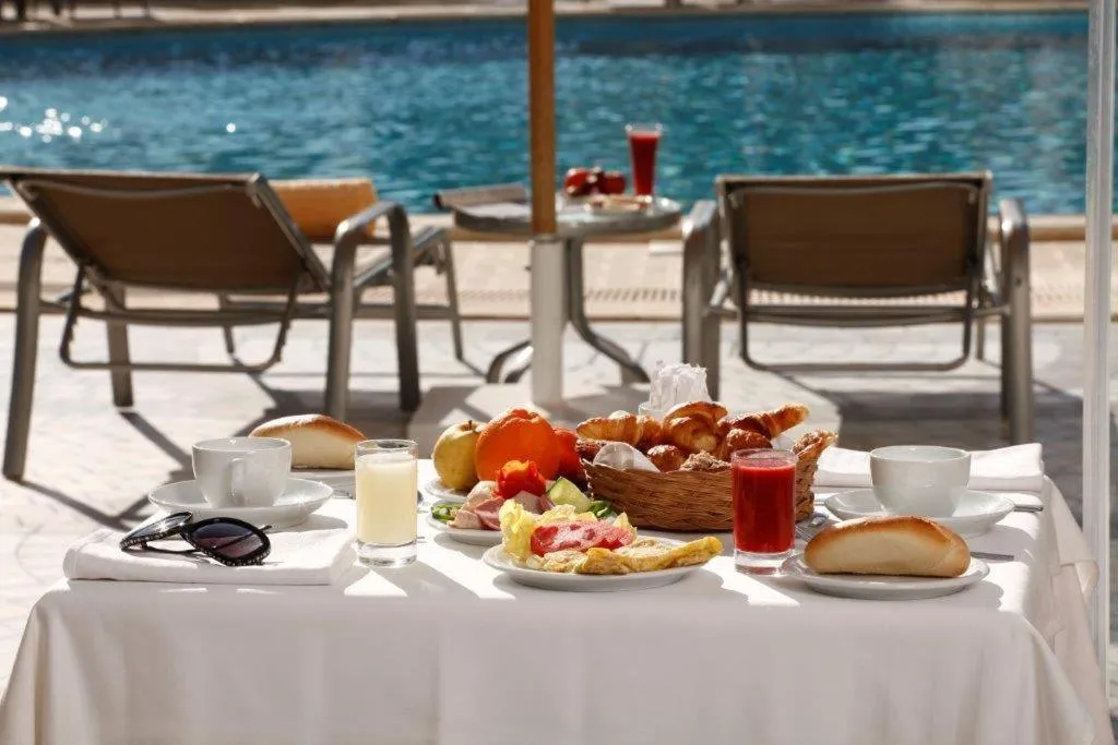 Swimming pool in Tunis Grand Hotel