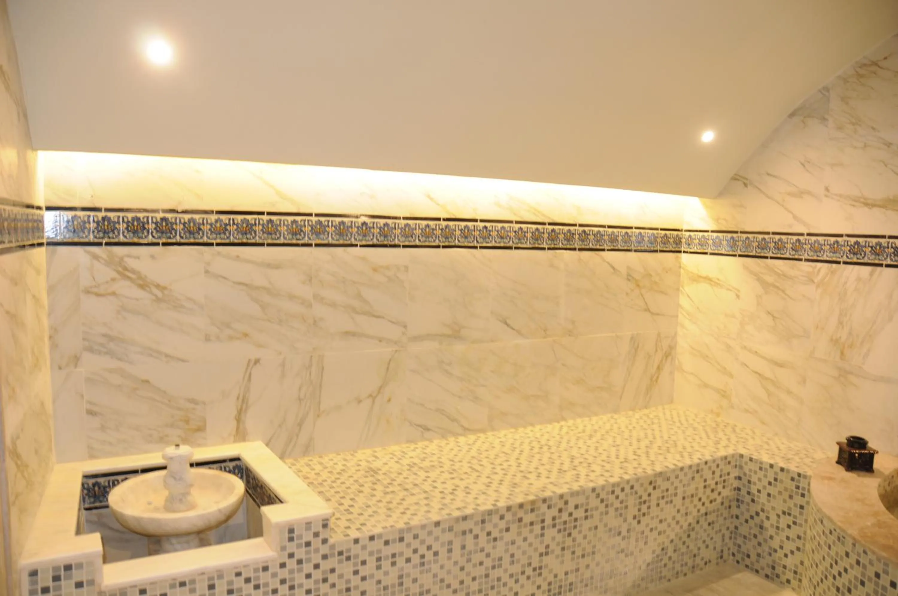 Fitness centre/facilities in Hotel Menara