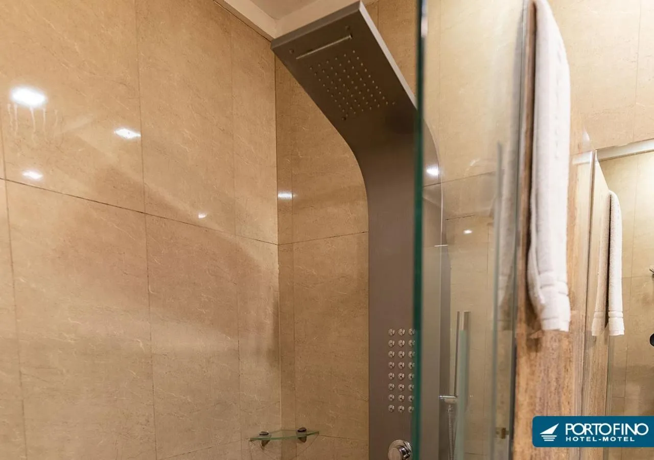 Shower in Motel Portofino