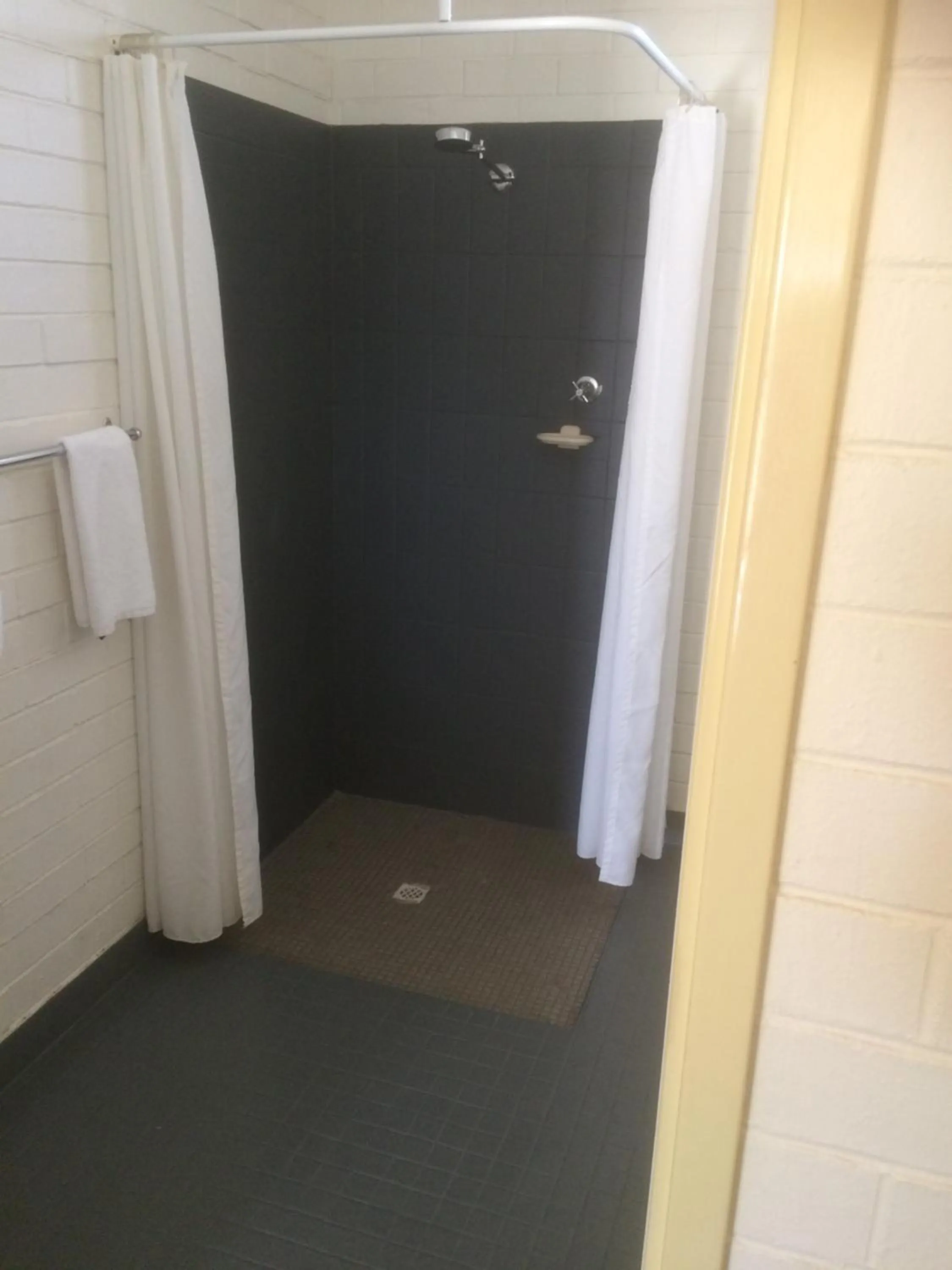 Bathroom in Kalbarri Palm Resort