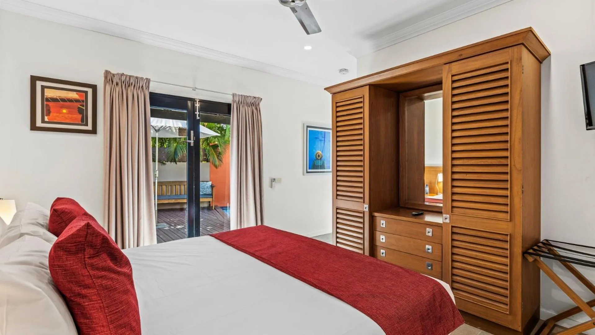 Bedroom, Bed in The Pearle of Cable Beach