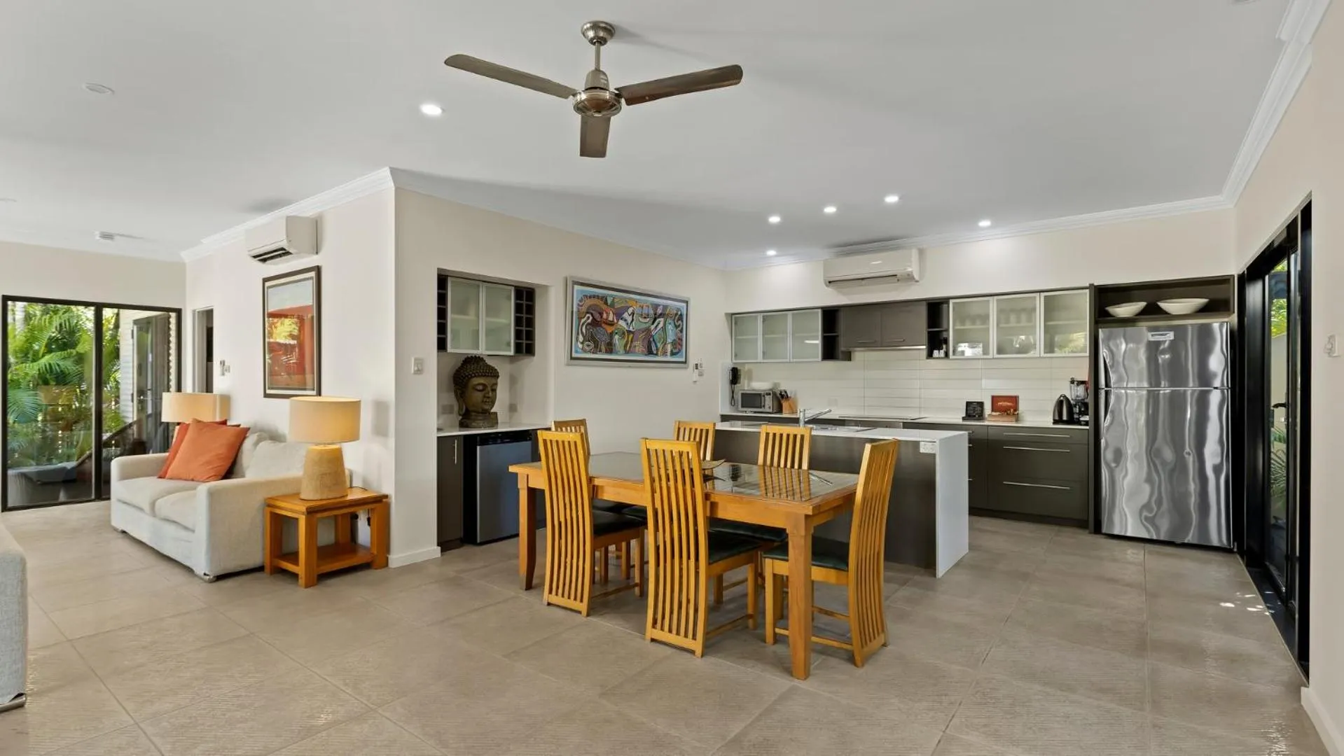 Kitchen or kitchenette in The Pearle of Cable Beach