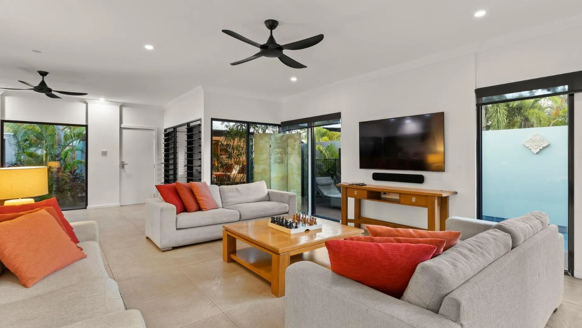 TV and multimedia in The Pearle of Cable Beach