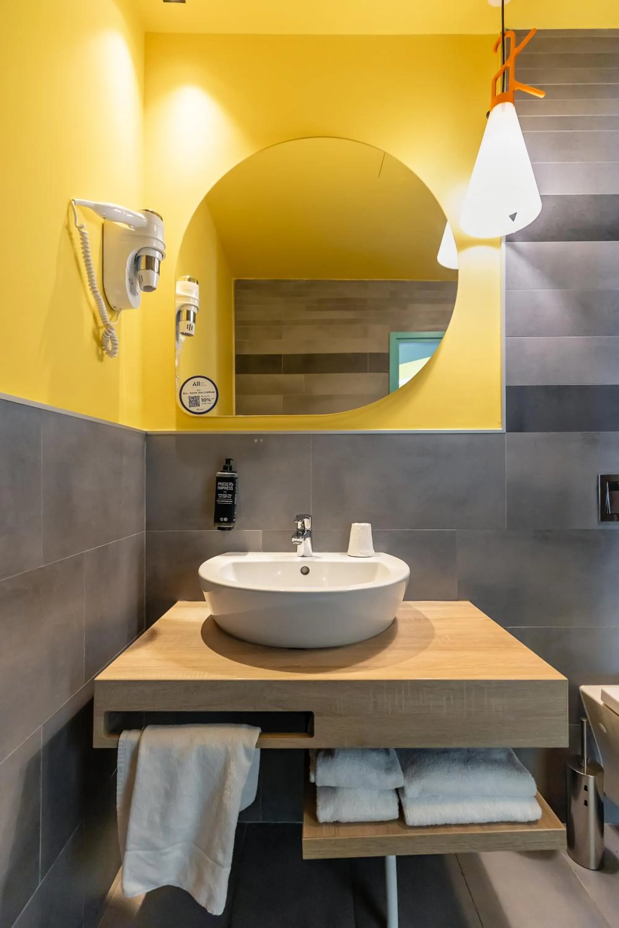 Bathroom in ibis Styles Bucharest Erbas