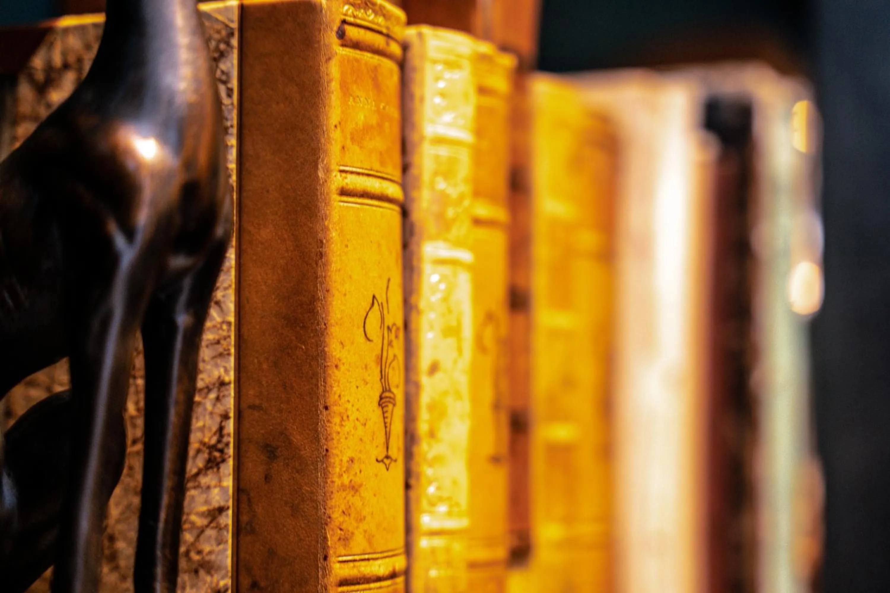 Decorative detail in Queen's Hotel by First Hotels