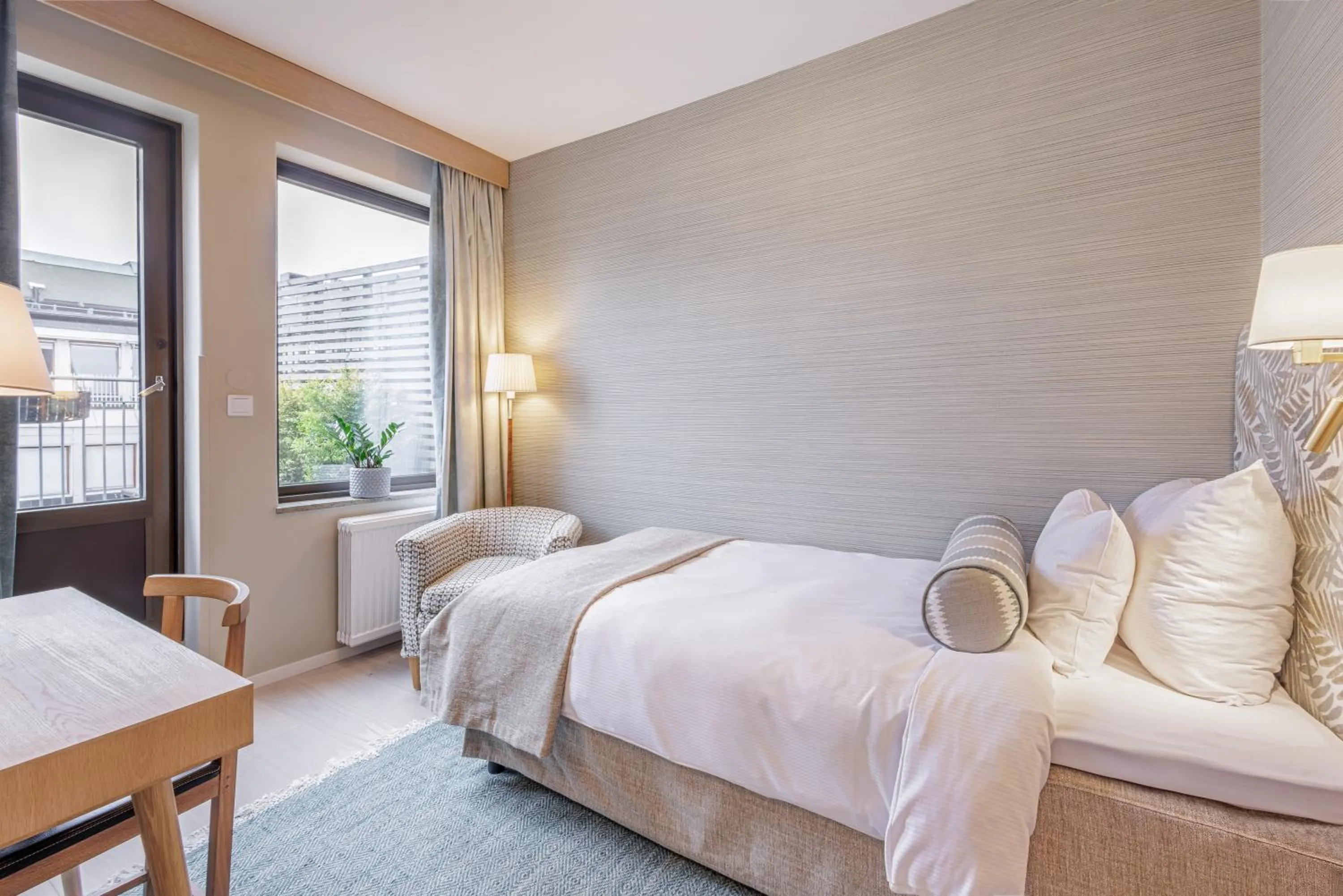 Bedroom, Bed in Home Hotel Wellington