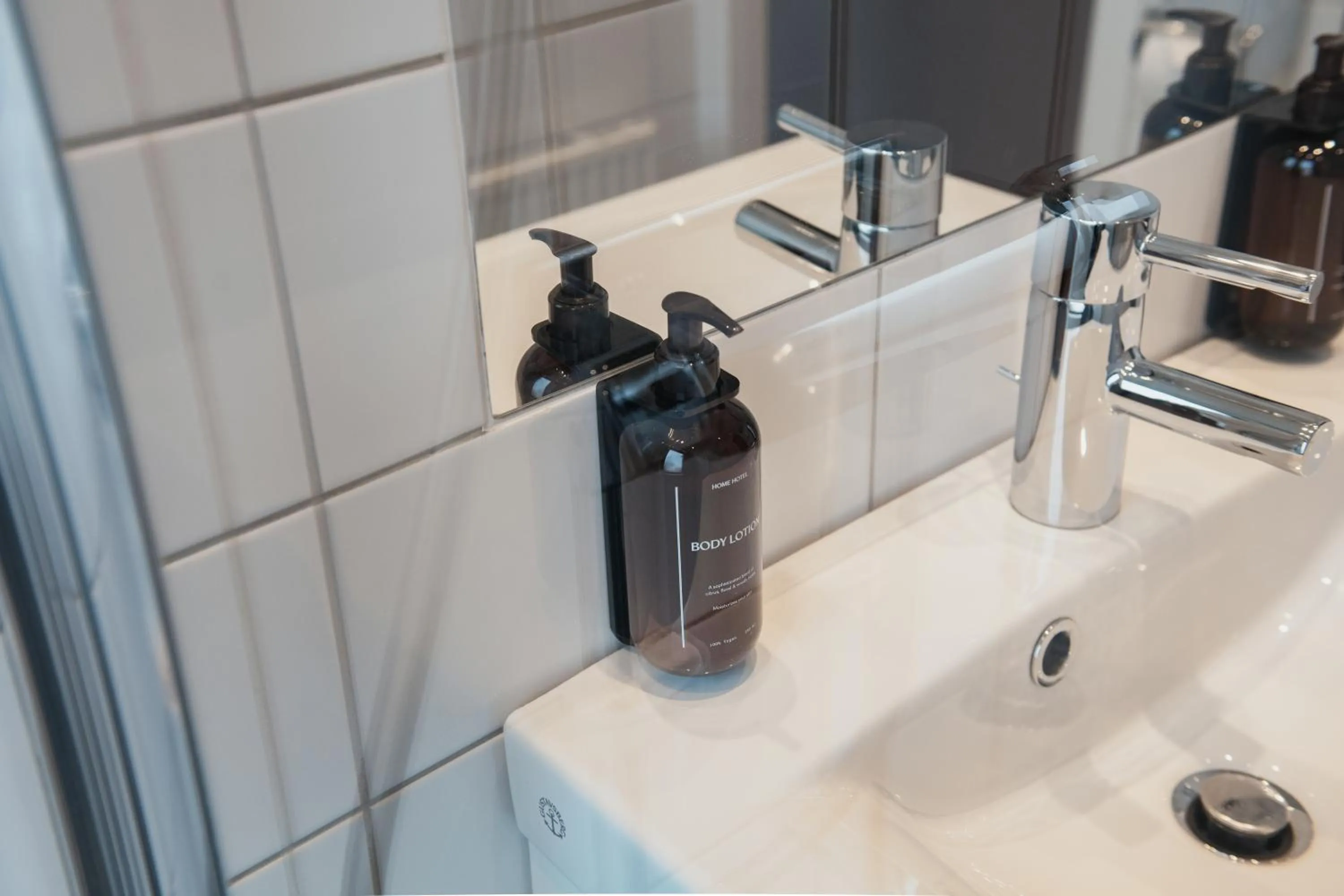 Bathroom in Home Hotel Wellington