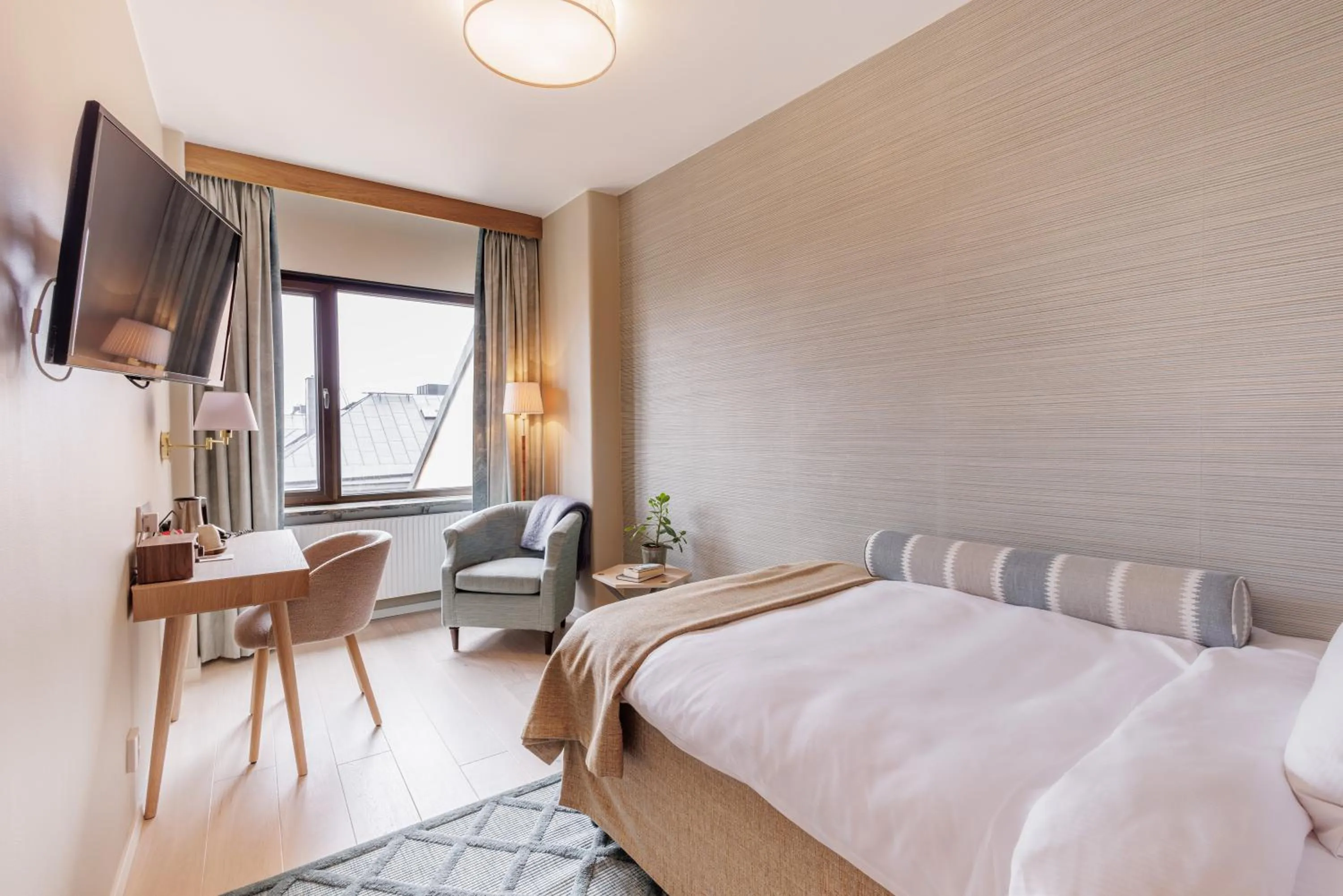 Bedroom, Bed in Home Hotel Wellington