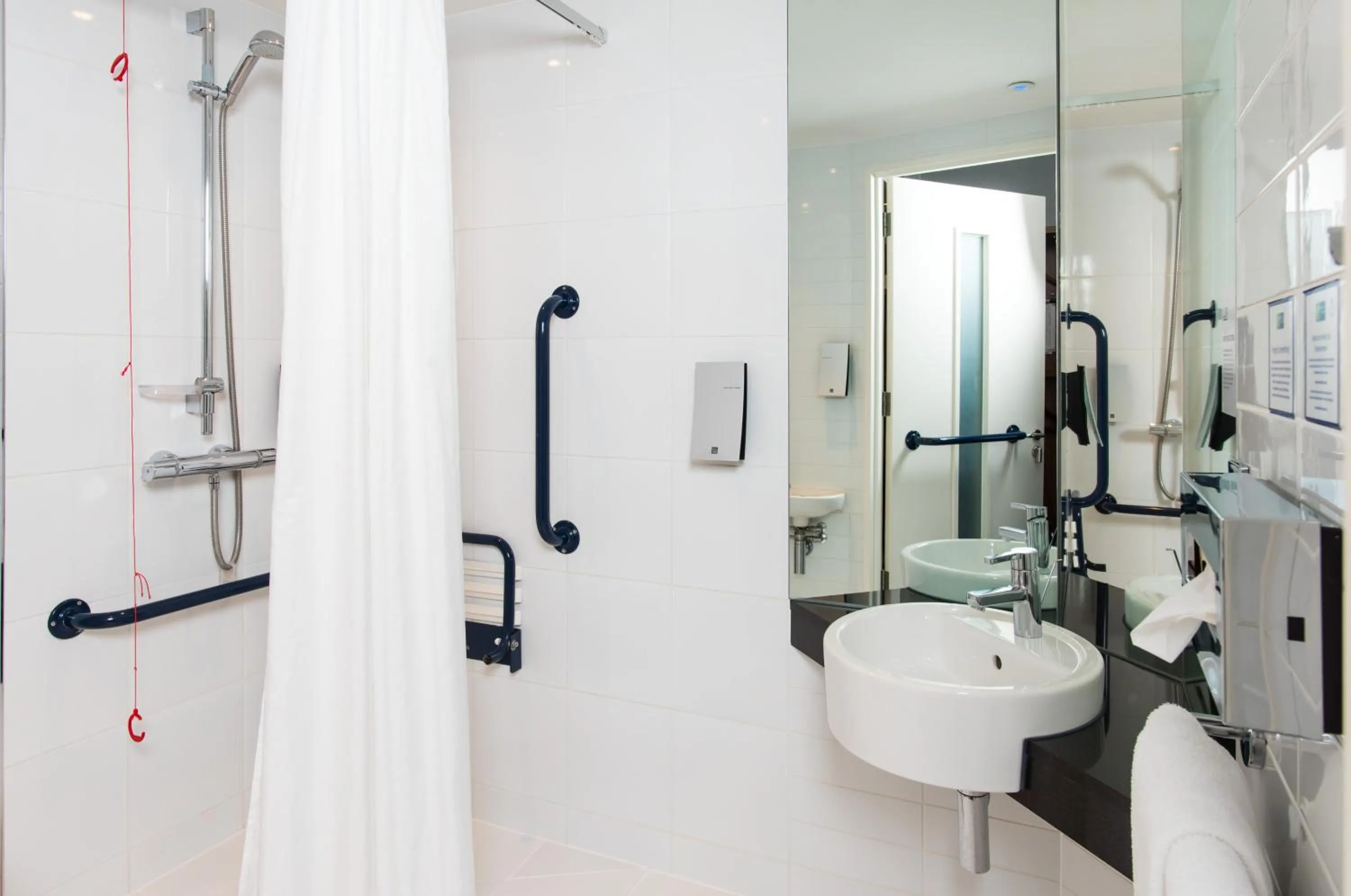 Photo of the whole room in Holiday Inn Express Tamworth by IHG