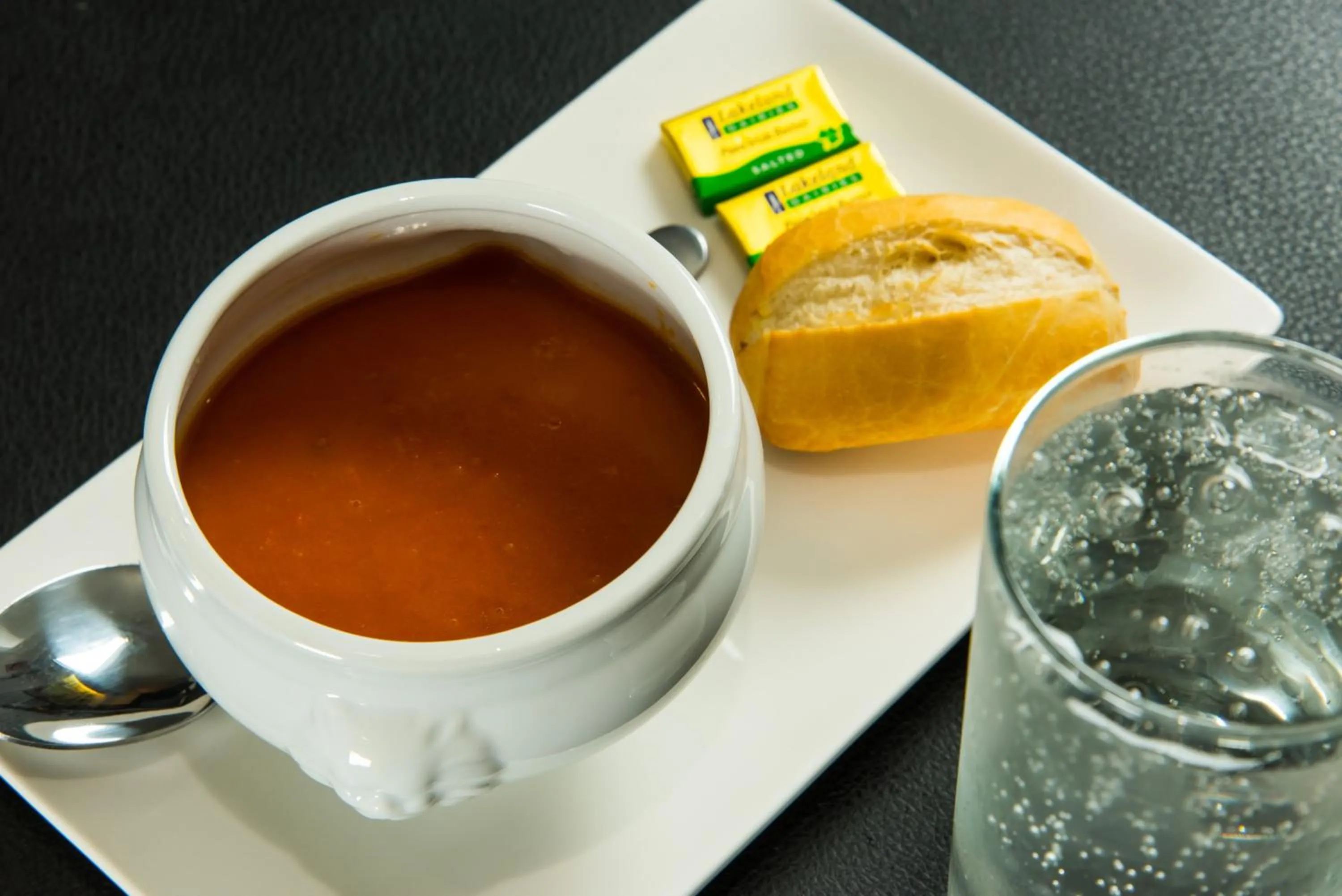 Restaurant/places to eat in Holiday Inn Express Tamworth by IHG