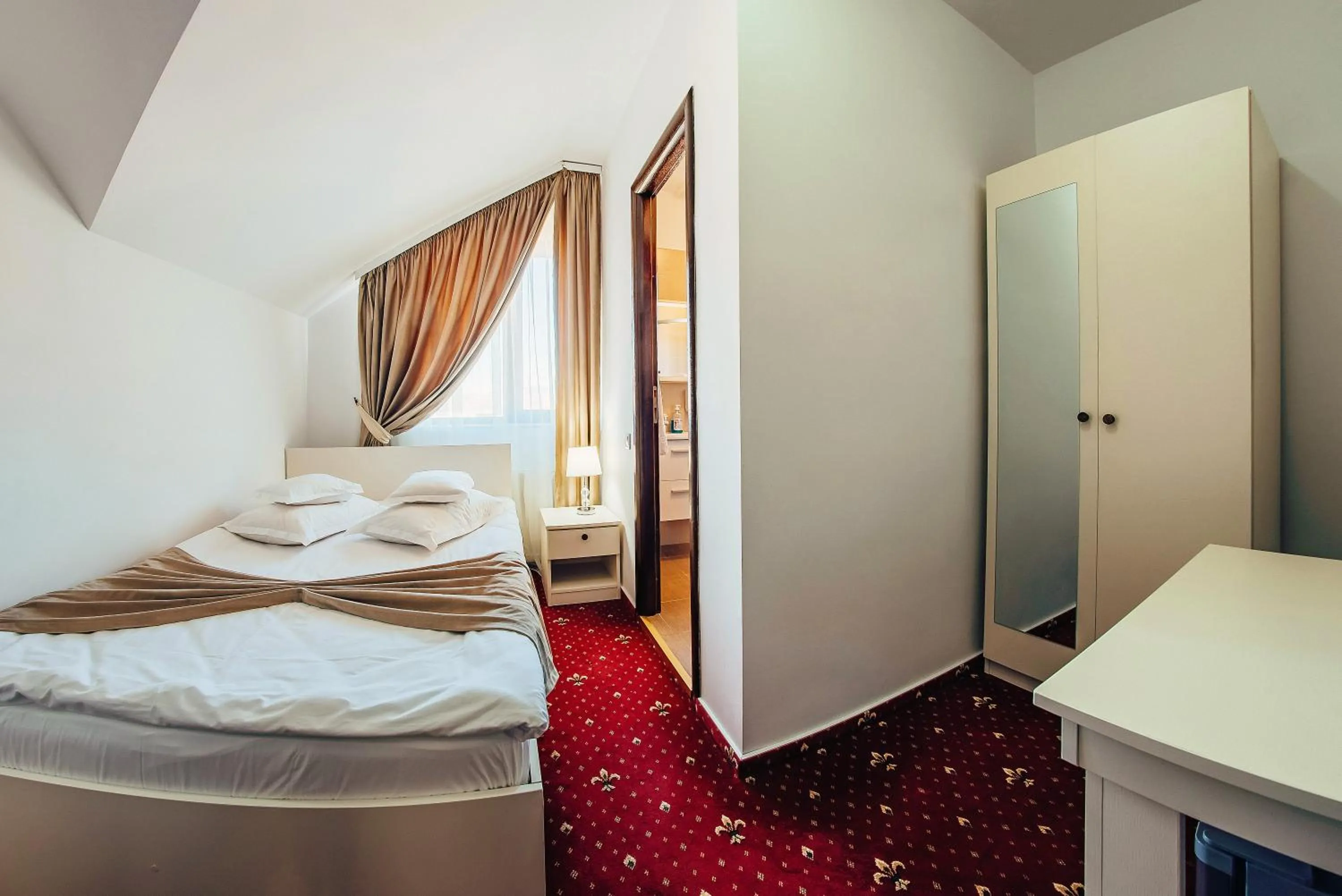 Single Room with Bathroom in Pension Elegance