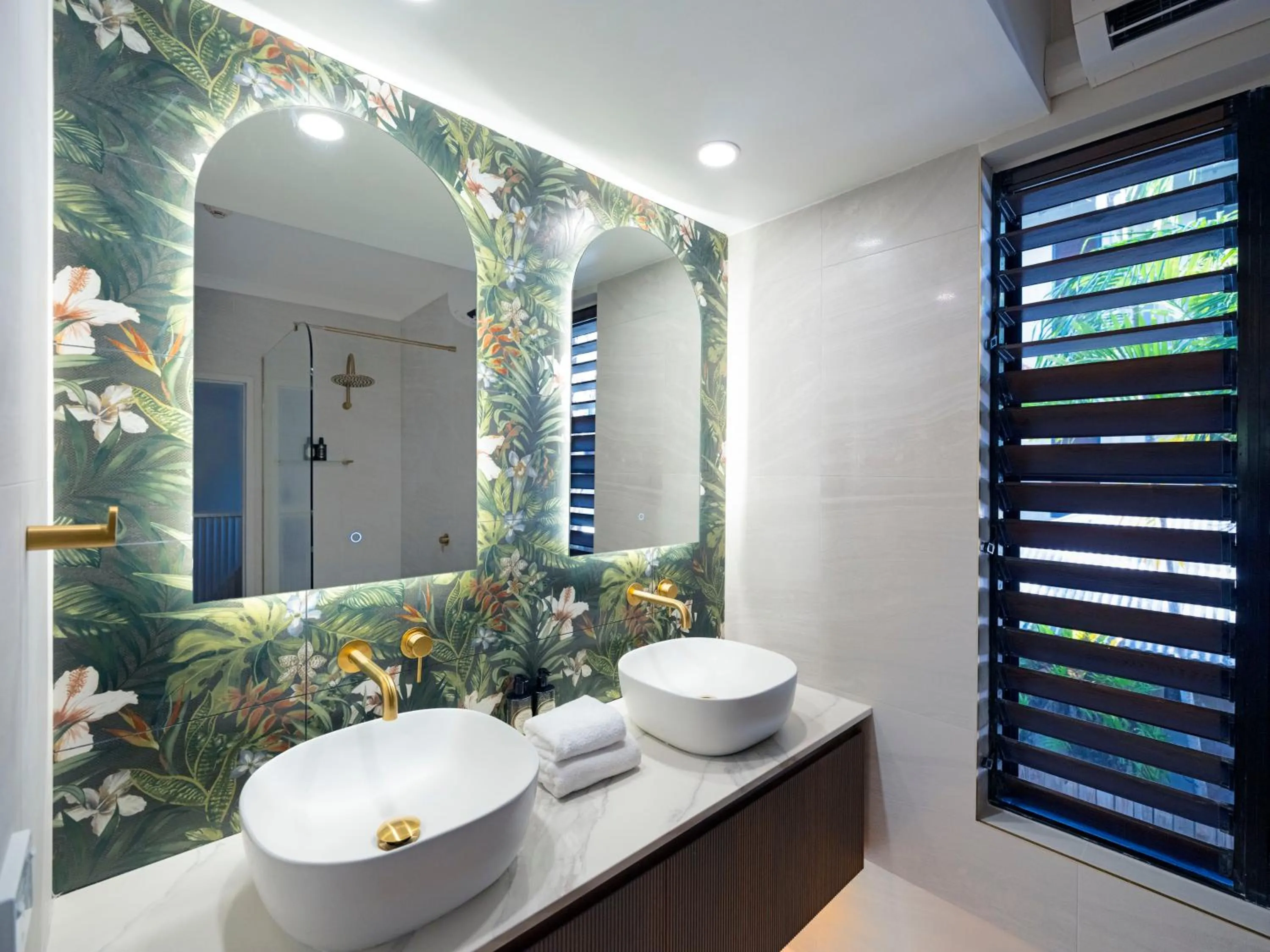 Bathroom in Hibiscus Resort & Spa - Official Onsite Reception & Check In