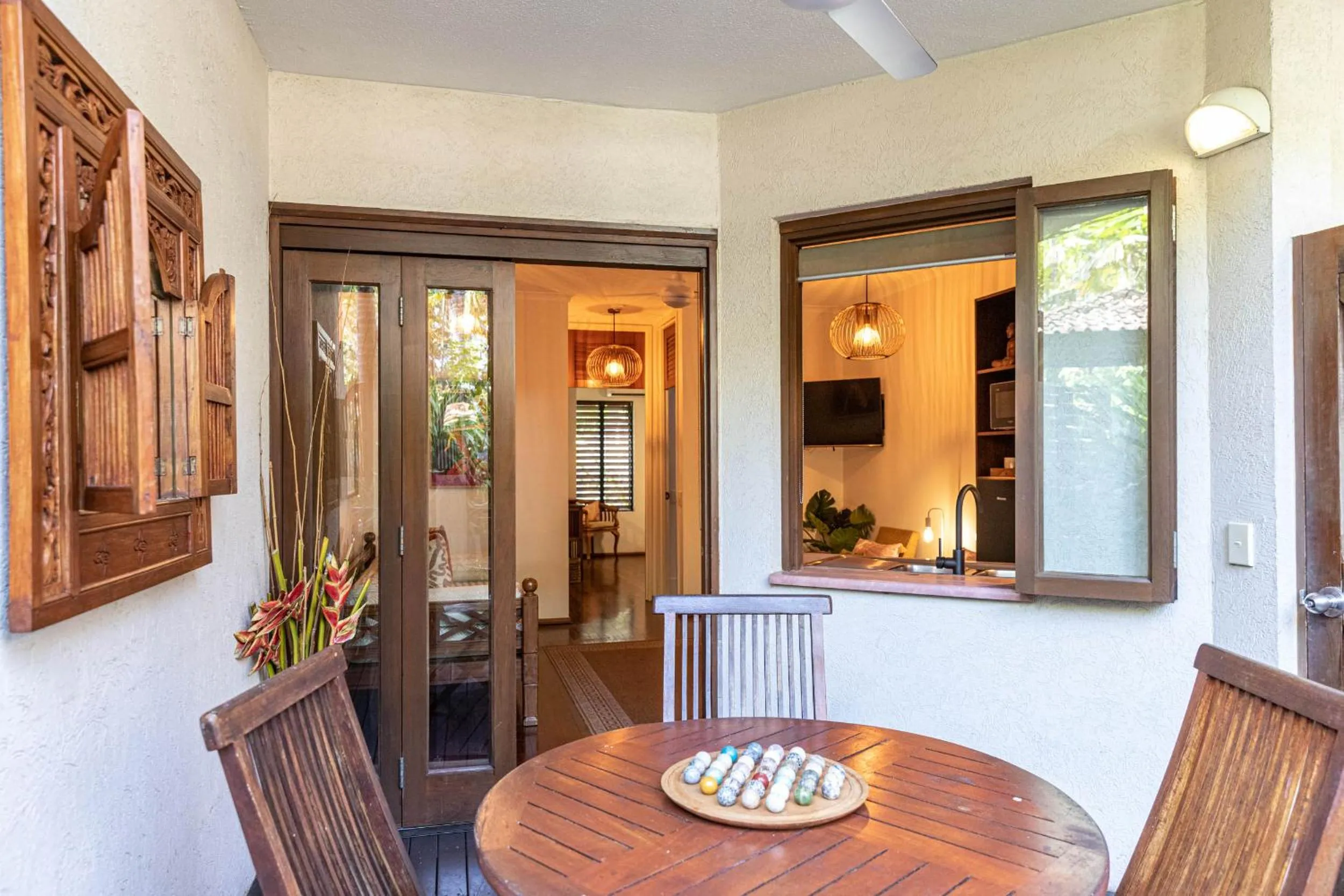 Seating area in Hibiscus Resort & Spa - Official Onsite Reception & Check In