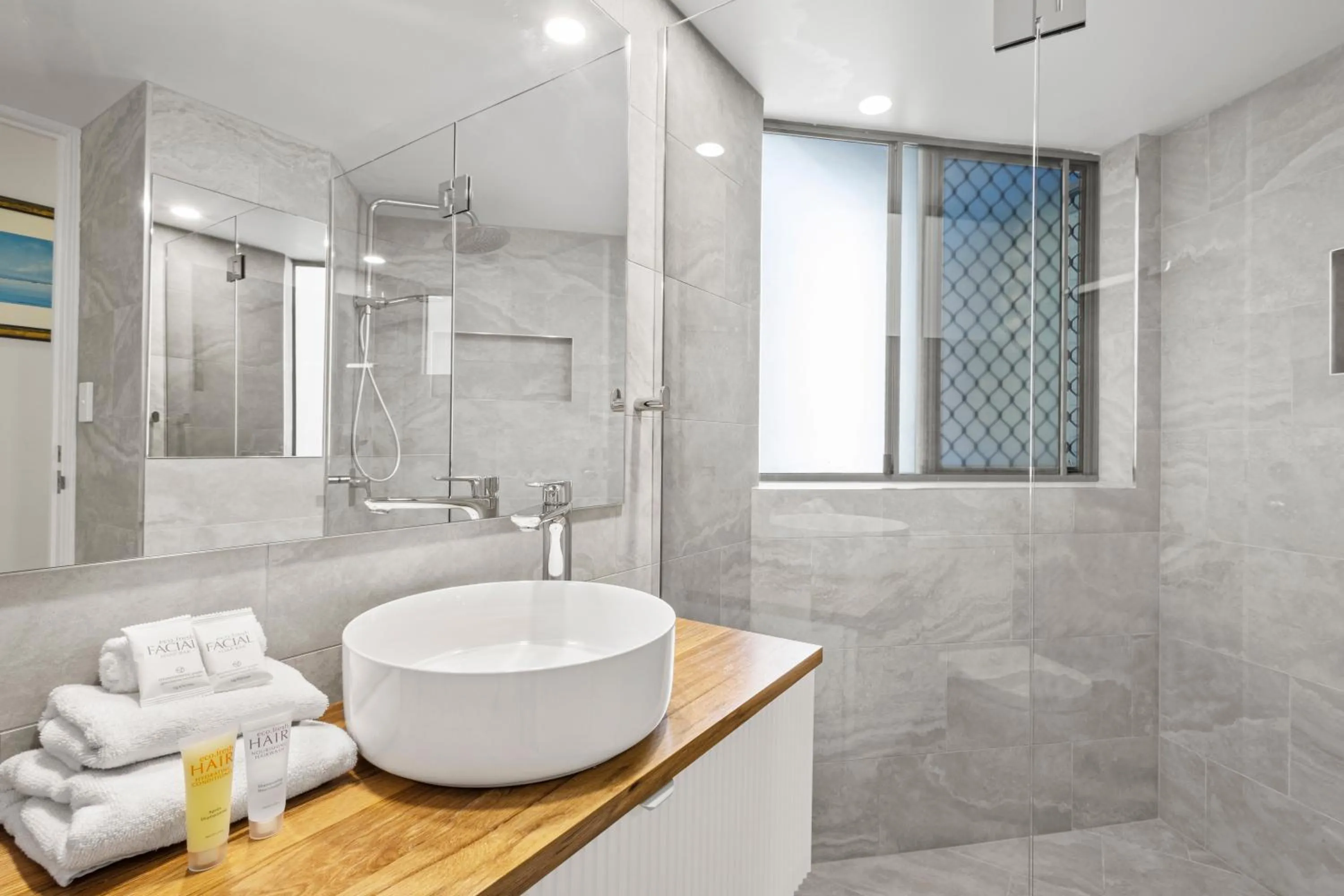 Bathroom in Malibu Apartments