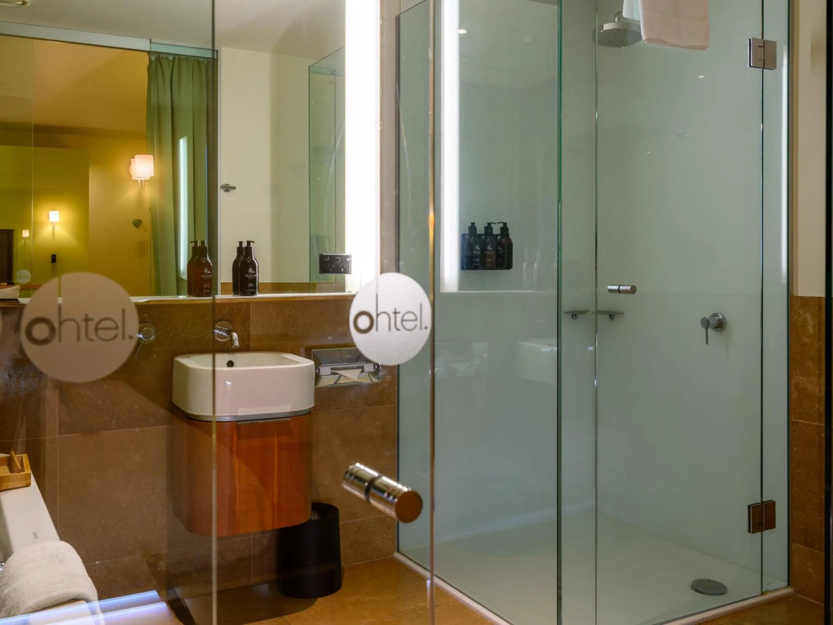 Shower in Ohtel Wellington