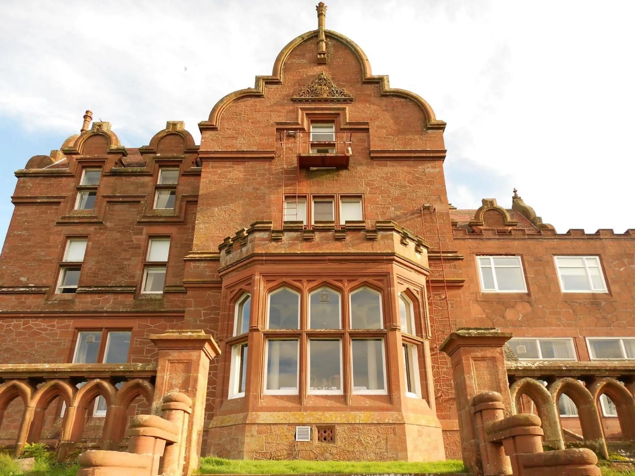 Facade/entrance in Adamton Country House Hotel