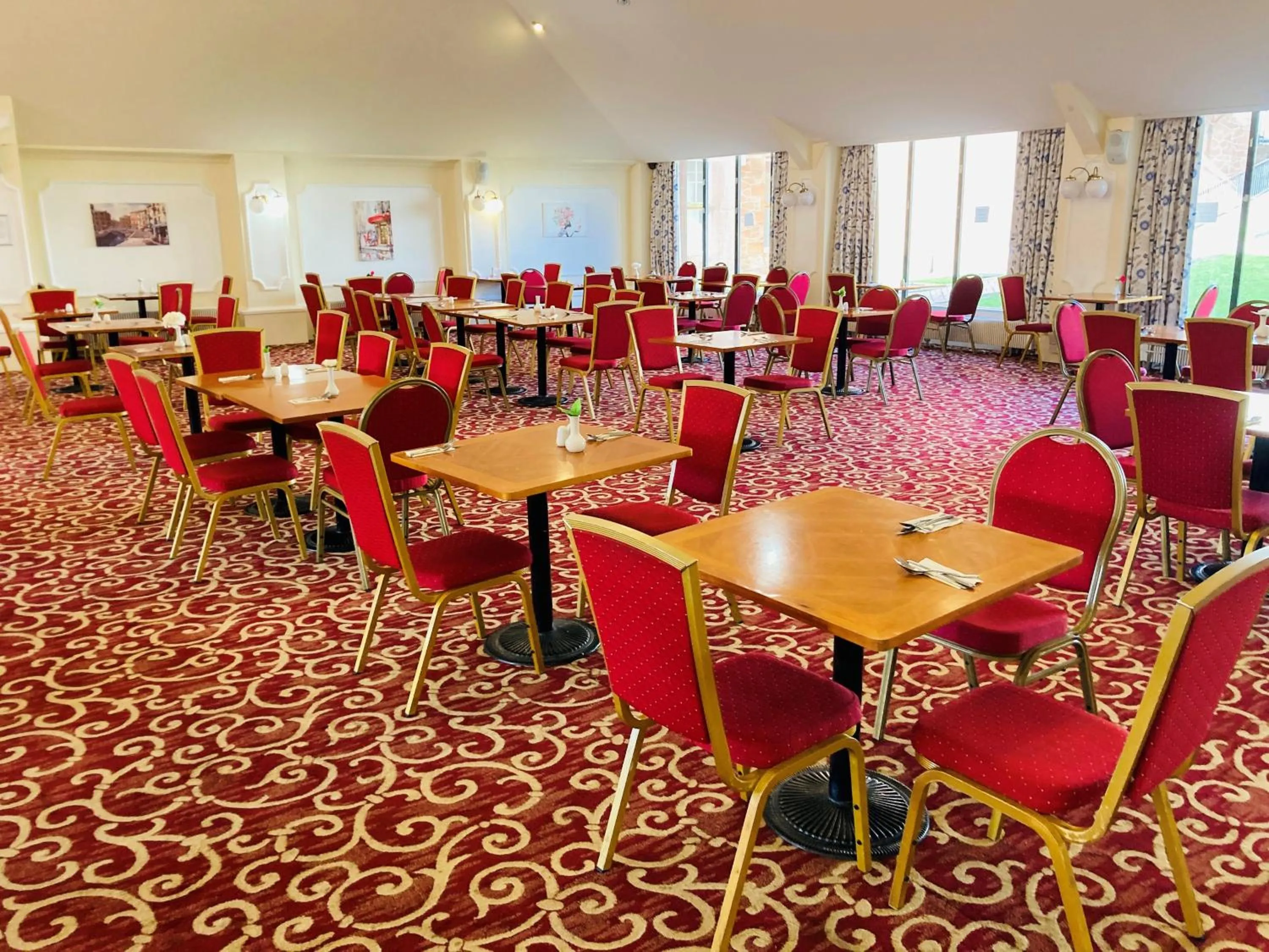 Restaurant/places to eat in Adamton Country House Hotel