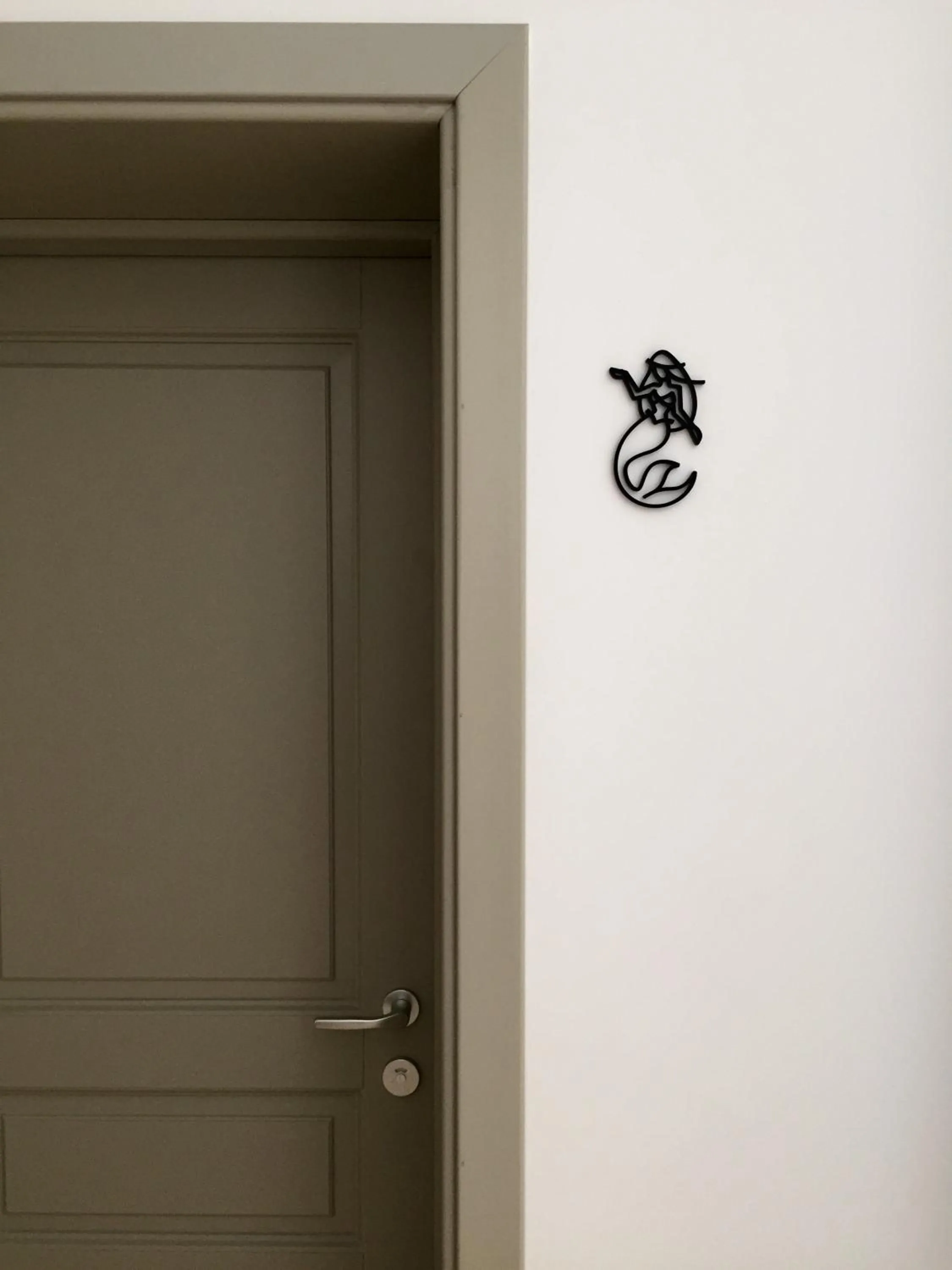 Decorative detail in Hotel Victoria