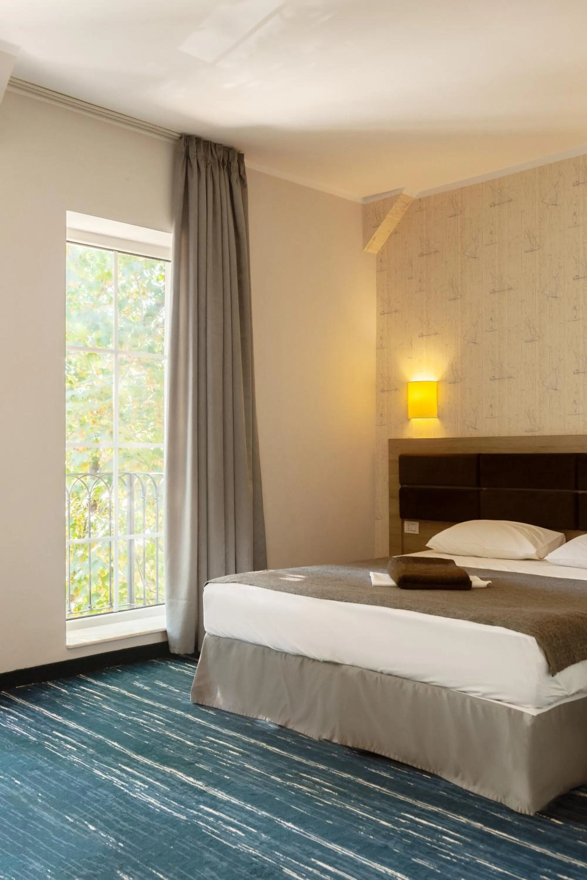 Bed in Hotel Victoria