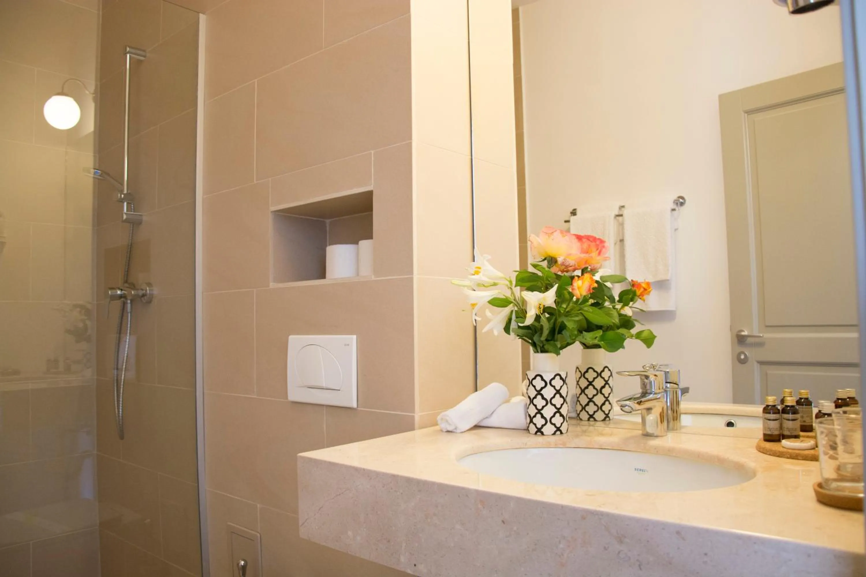 Photo of the whole room in Hotel Victoria