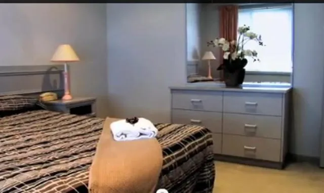 Bed in Clayton Monash Motor Inn & Serviced Apartments