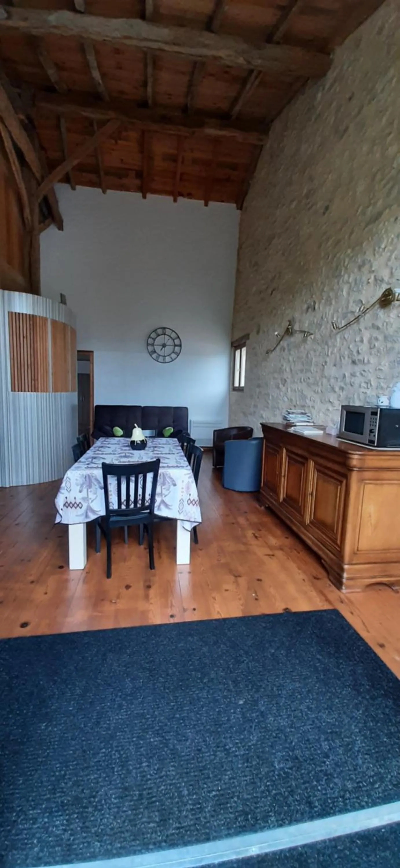 Living room, Bed in La Mirabelle