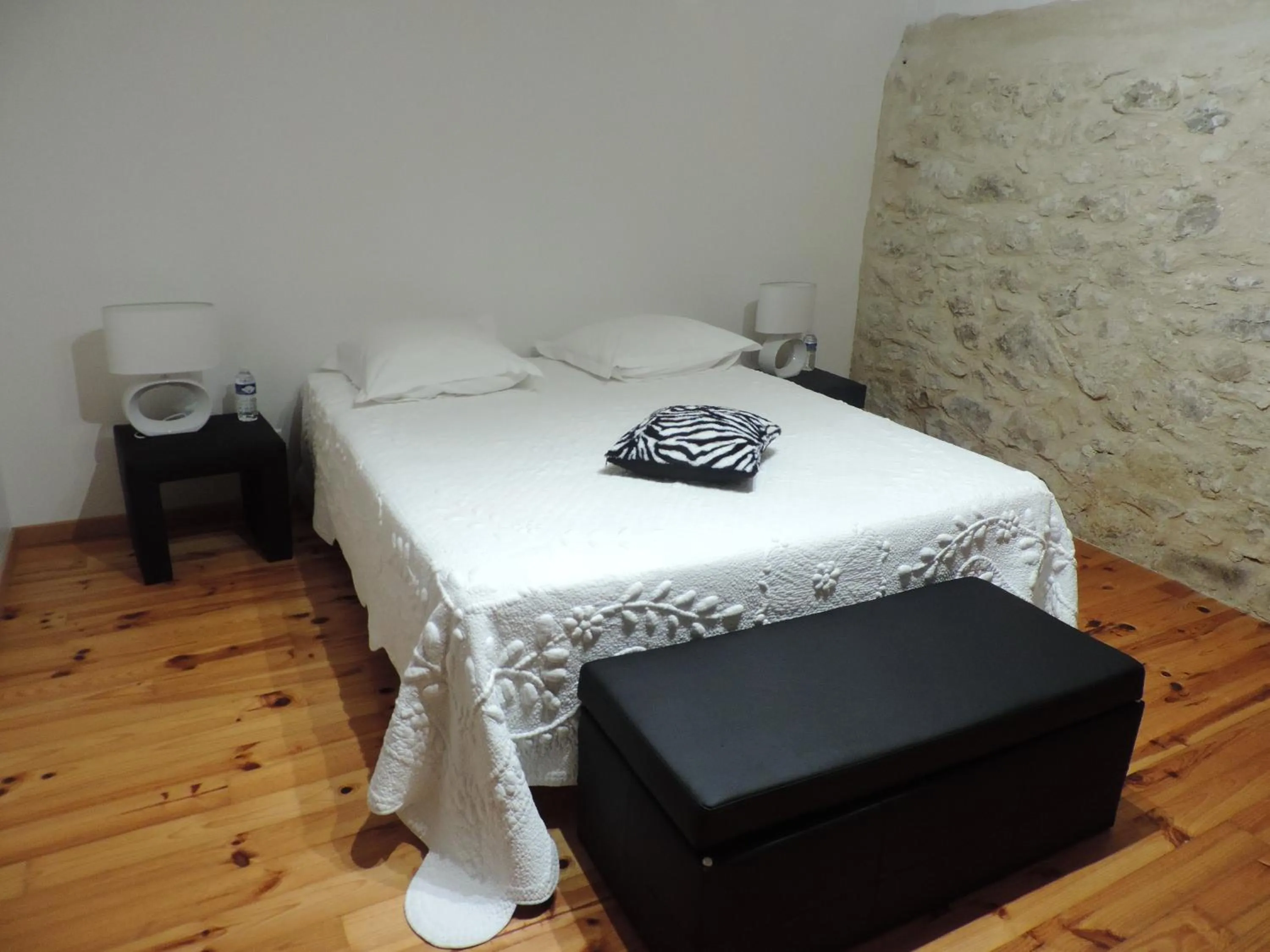 Bedroom, Bed in La Mirabelle